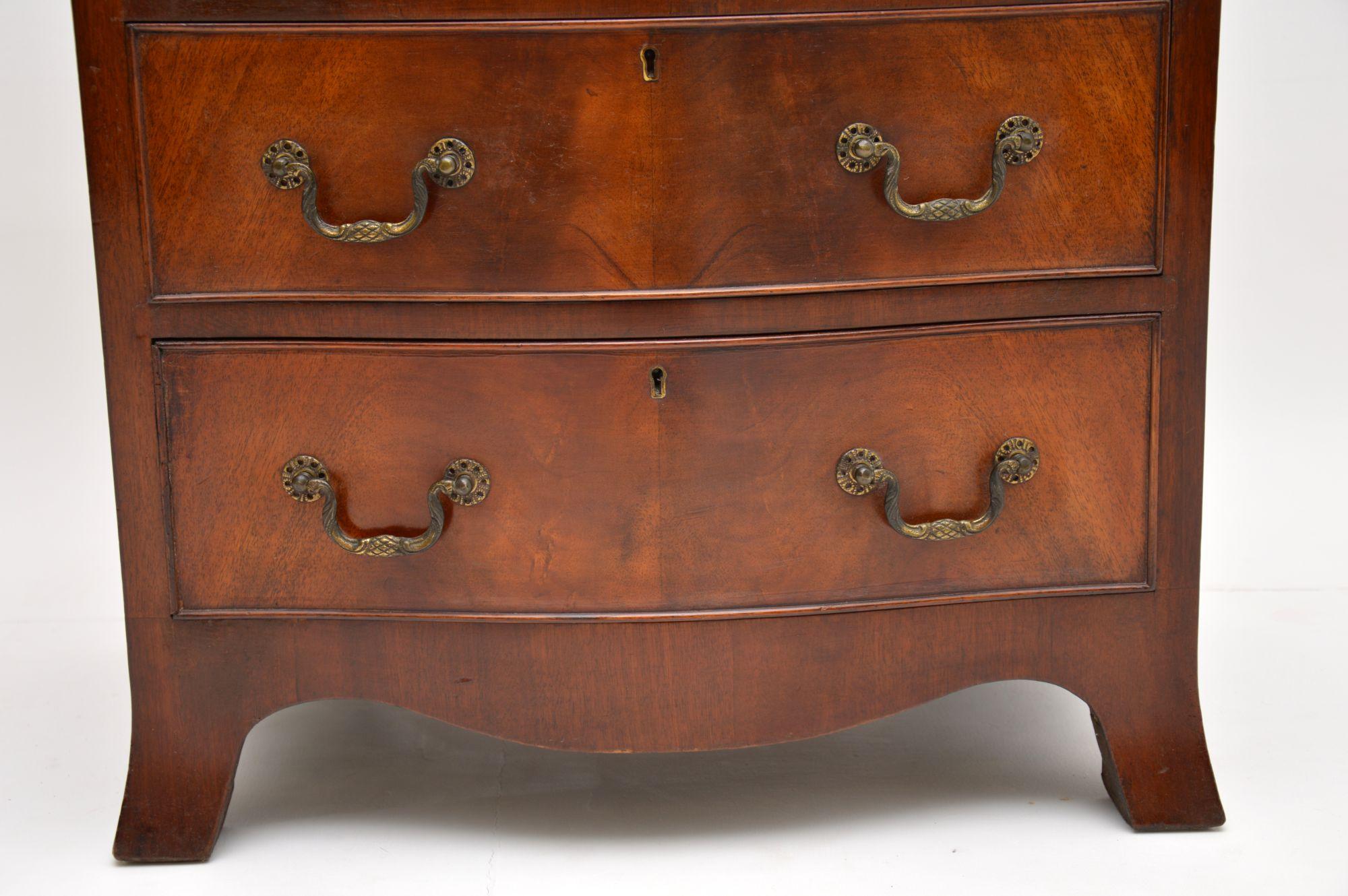 English Antique Mahogany Chest of Drawers