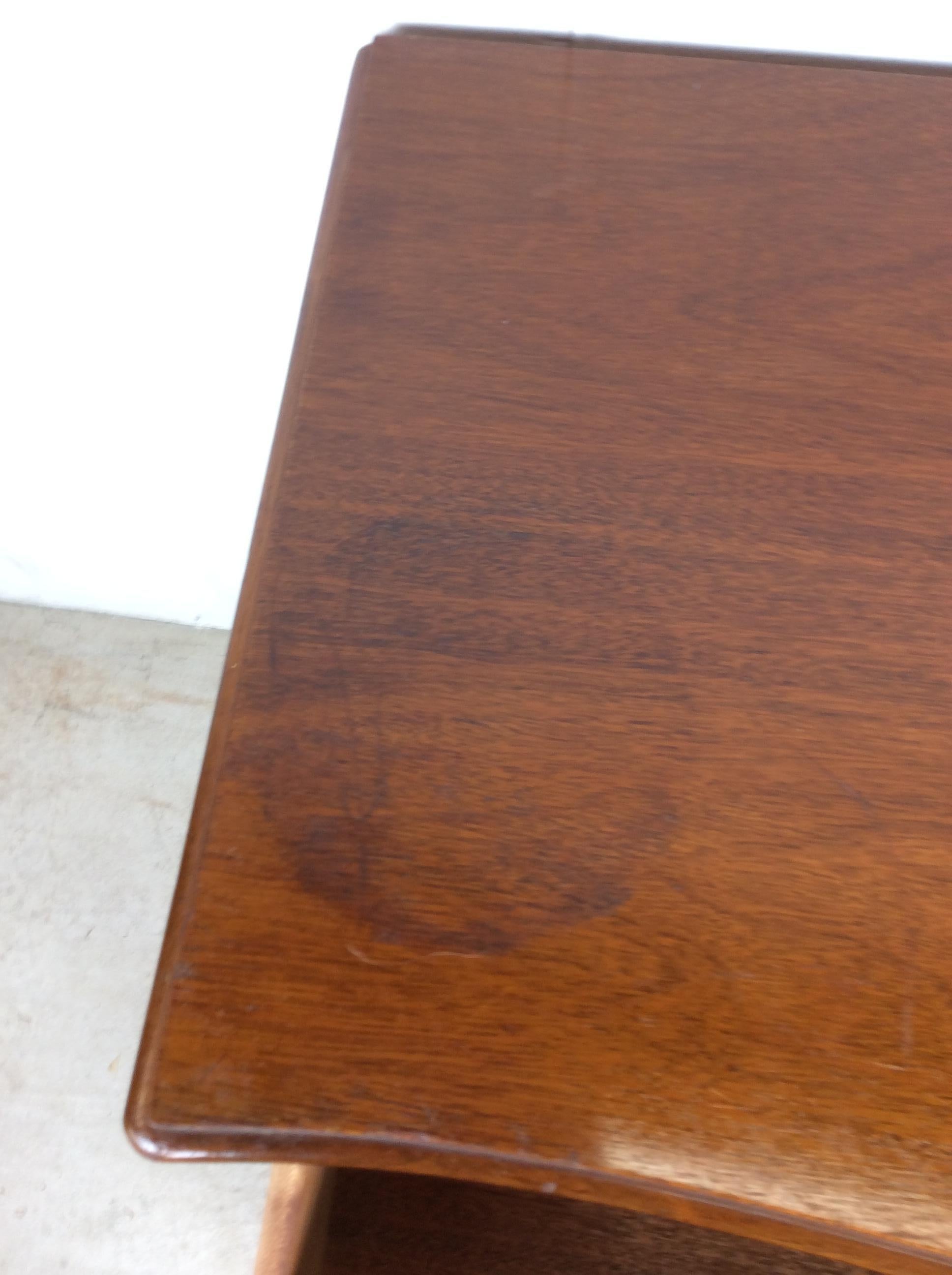 Commode ancienne en acajou avec quincaillerie en laiton en vente 6