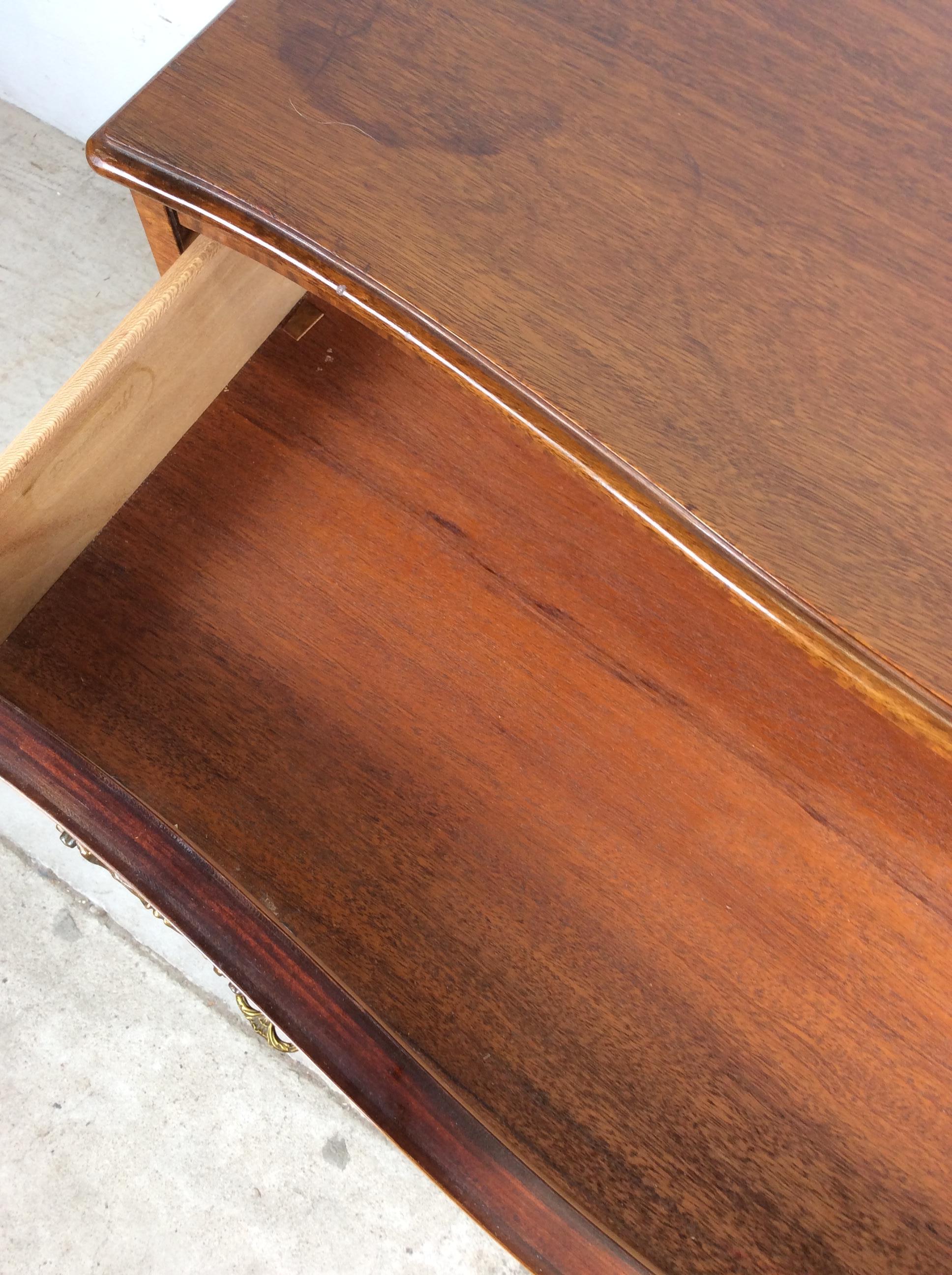 Commode ancienne en acajou avec quincaillerie en laiton en vente 11