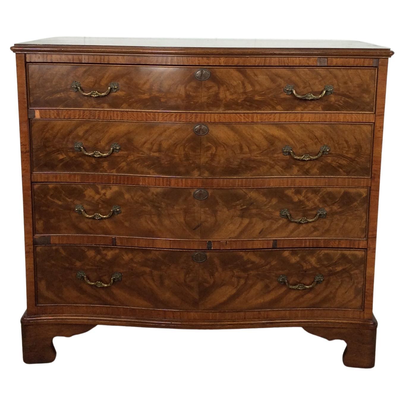 Cassettiera antica in mogano con ferramenta in ottone