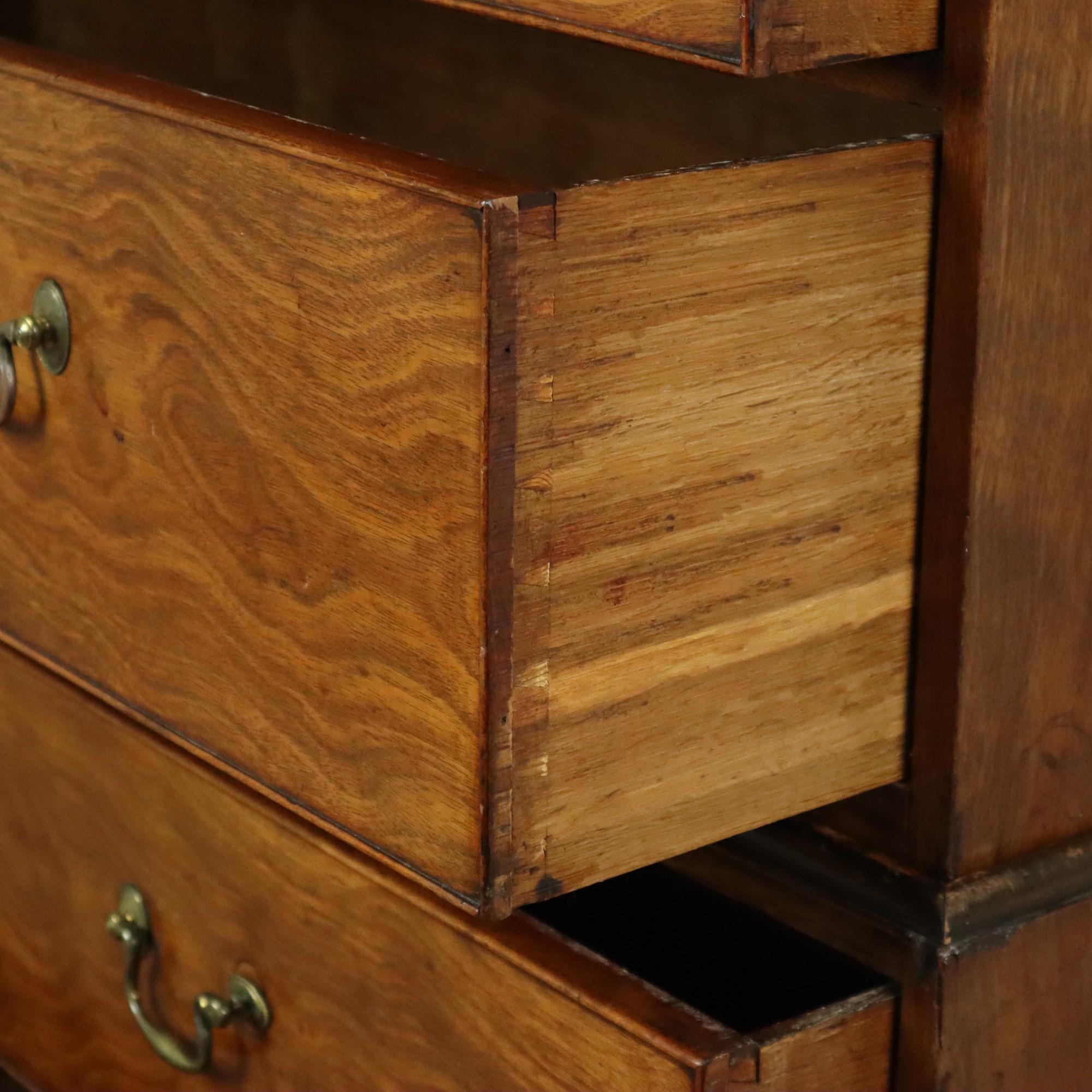 Ancienne commode haute commode sur coffre George III 19ème siècle en vente 2