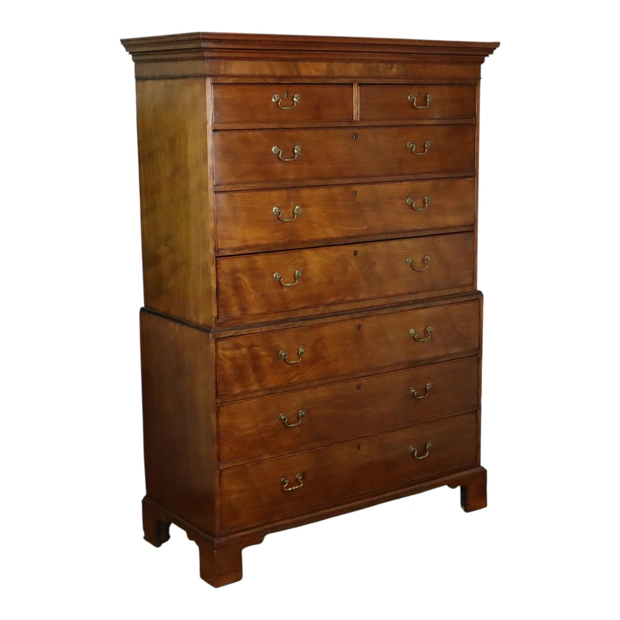 Ancienne commode haute commode sur coffre George III 19ème siècle en vente 7