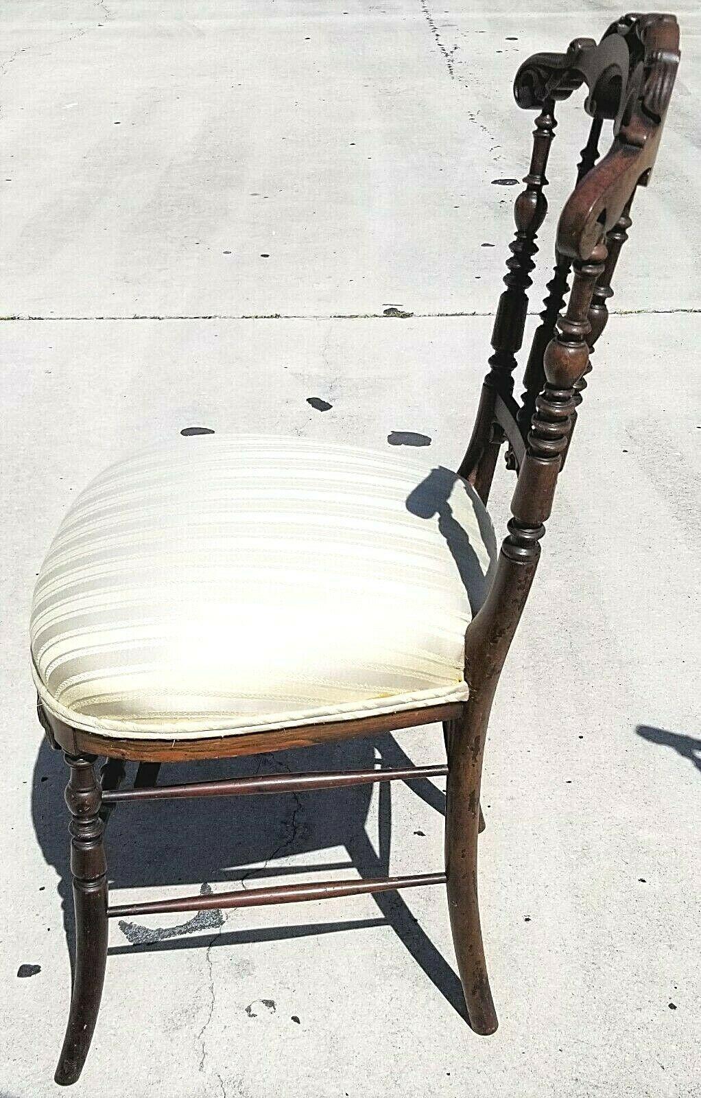Antique Mahogany Chiavari Vanity Accent Chair In Good Condition For Sale In Lake Worth, FL