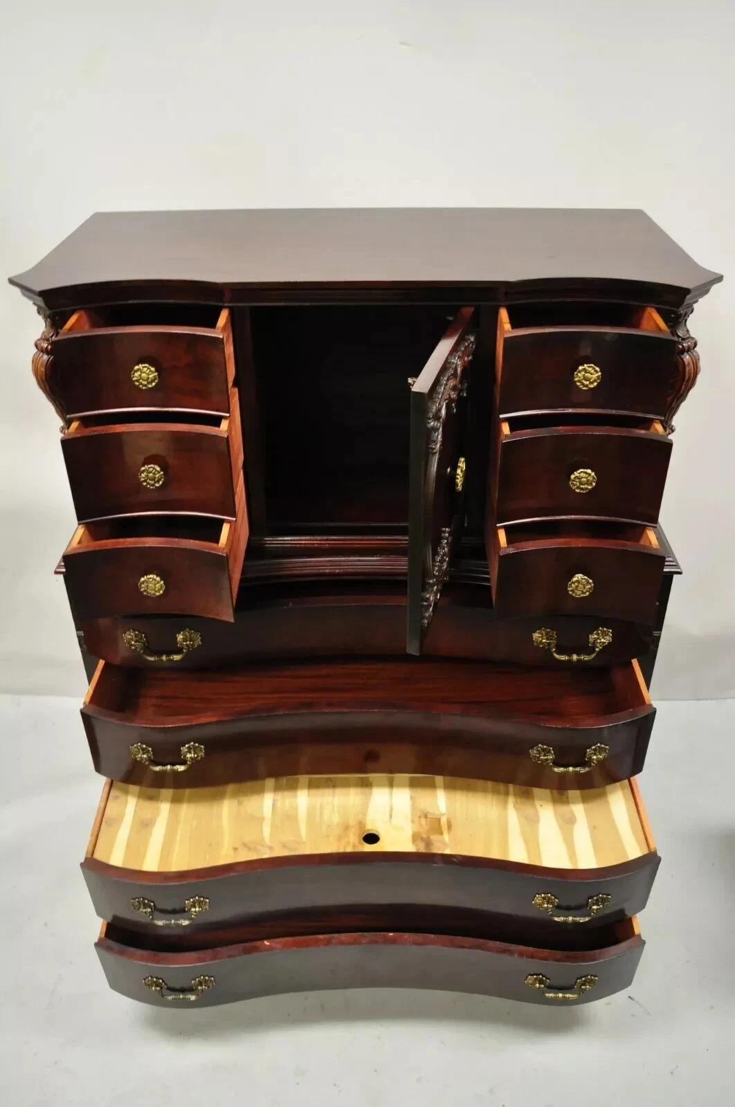 Commode haute commode haute chinoise Chippendale Hollywood Regency en acajou ancien en vente 1
