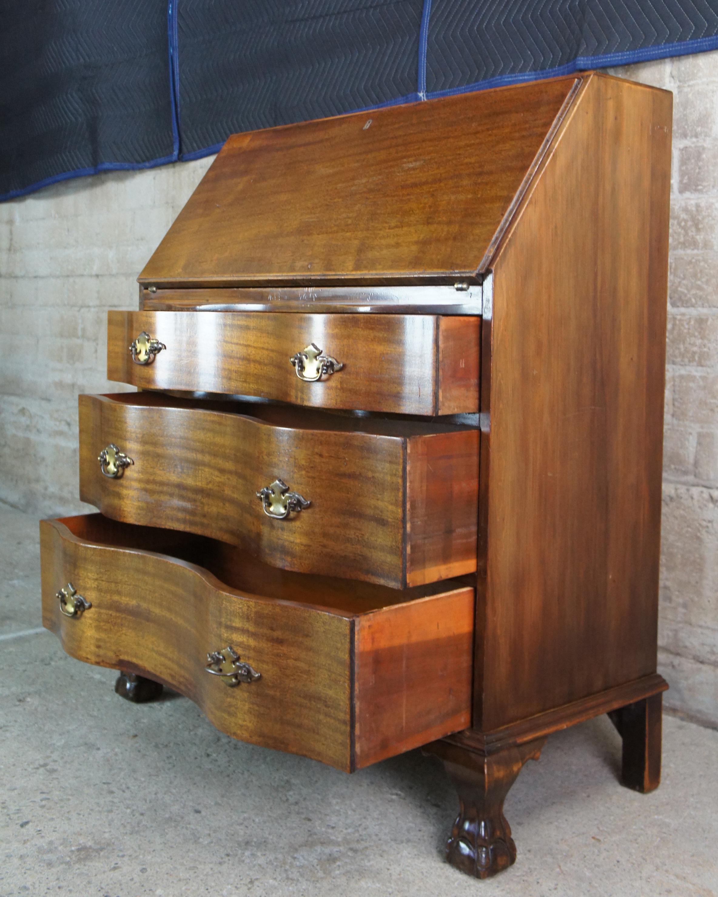 Antique Mahogany Chippendale Serpentine Oxbow Secretary Library Writing Desk  In Good Condition In Dayton, OH