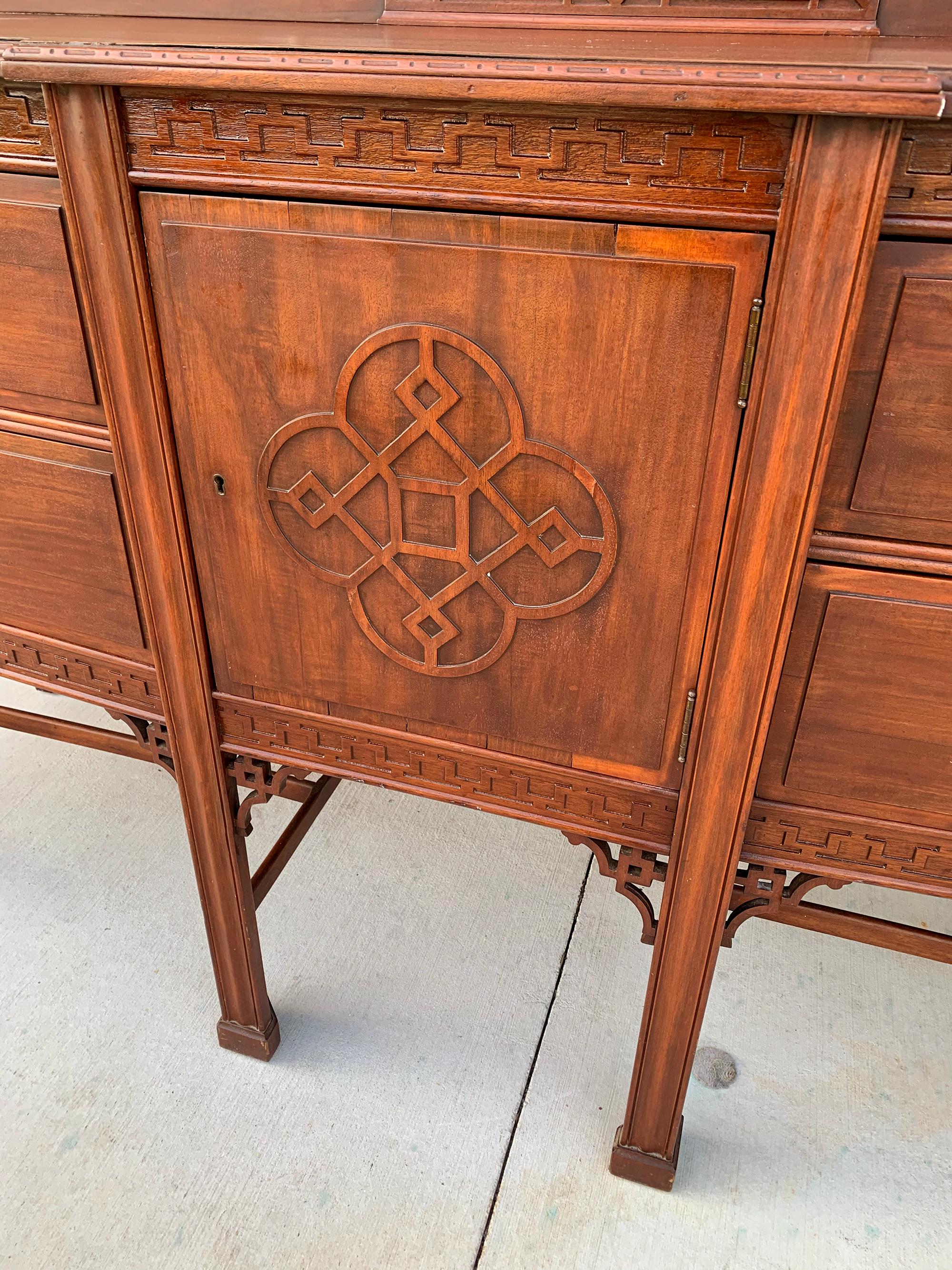 Antique Mahogany Chippendale Sideboard Sheraton Cabinet In Good Condition In Lake Worth, FL
