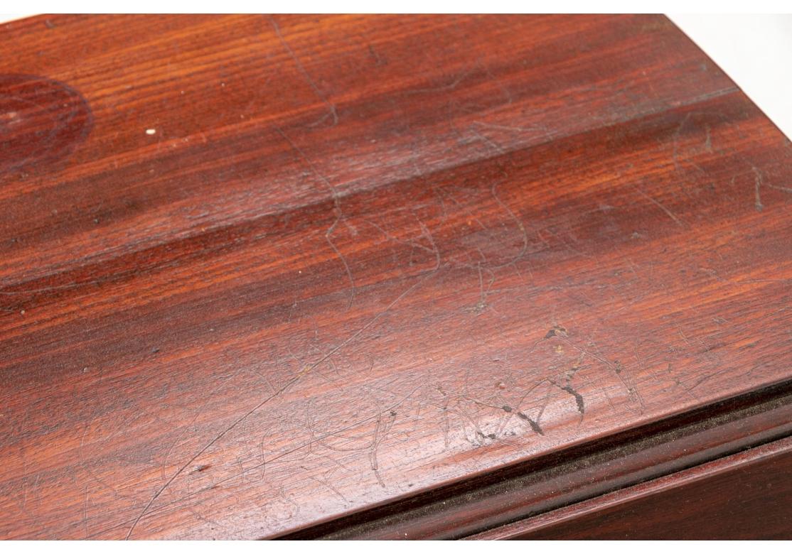 Antique Mahogany Chippendale Style Oval Drop Leaf Table For Sale 7