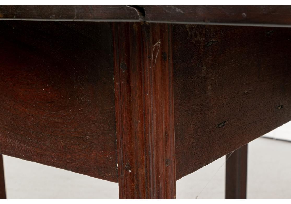 Antique Mahogany Chippendale Style Oval Drop Leaf Table For Sale 8
