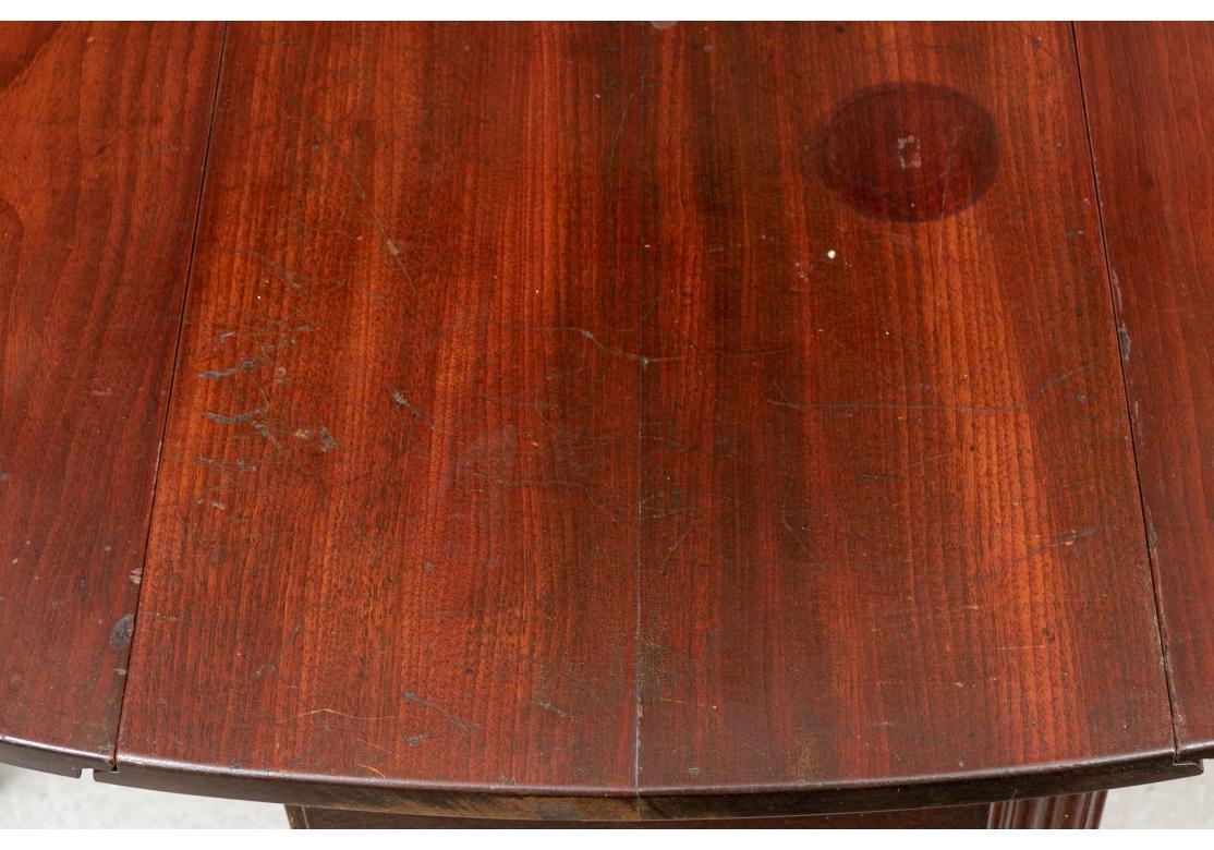 19th Century Antique Mahogany Chippendale Style Oval Drop Leaf Table For Sale
