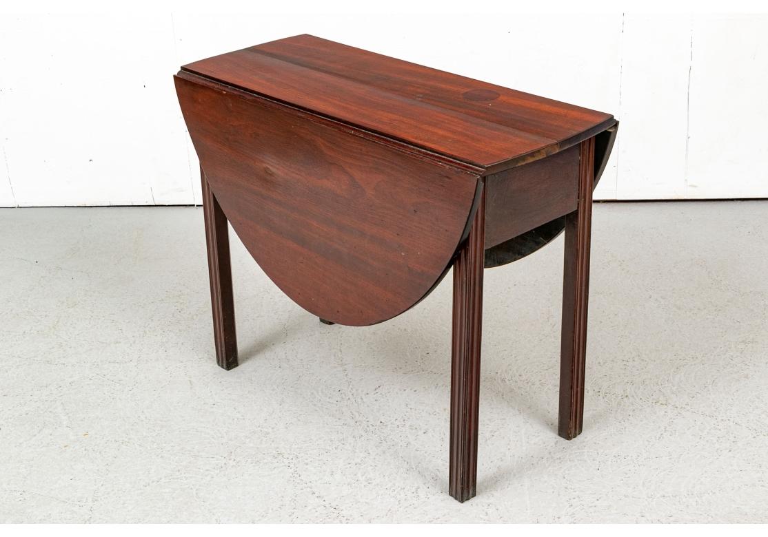 Antique Mahogany Chippendale Style Oval Drop Leaf Table For Sale 3