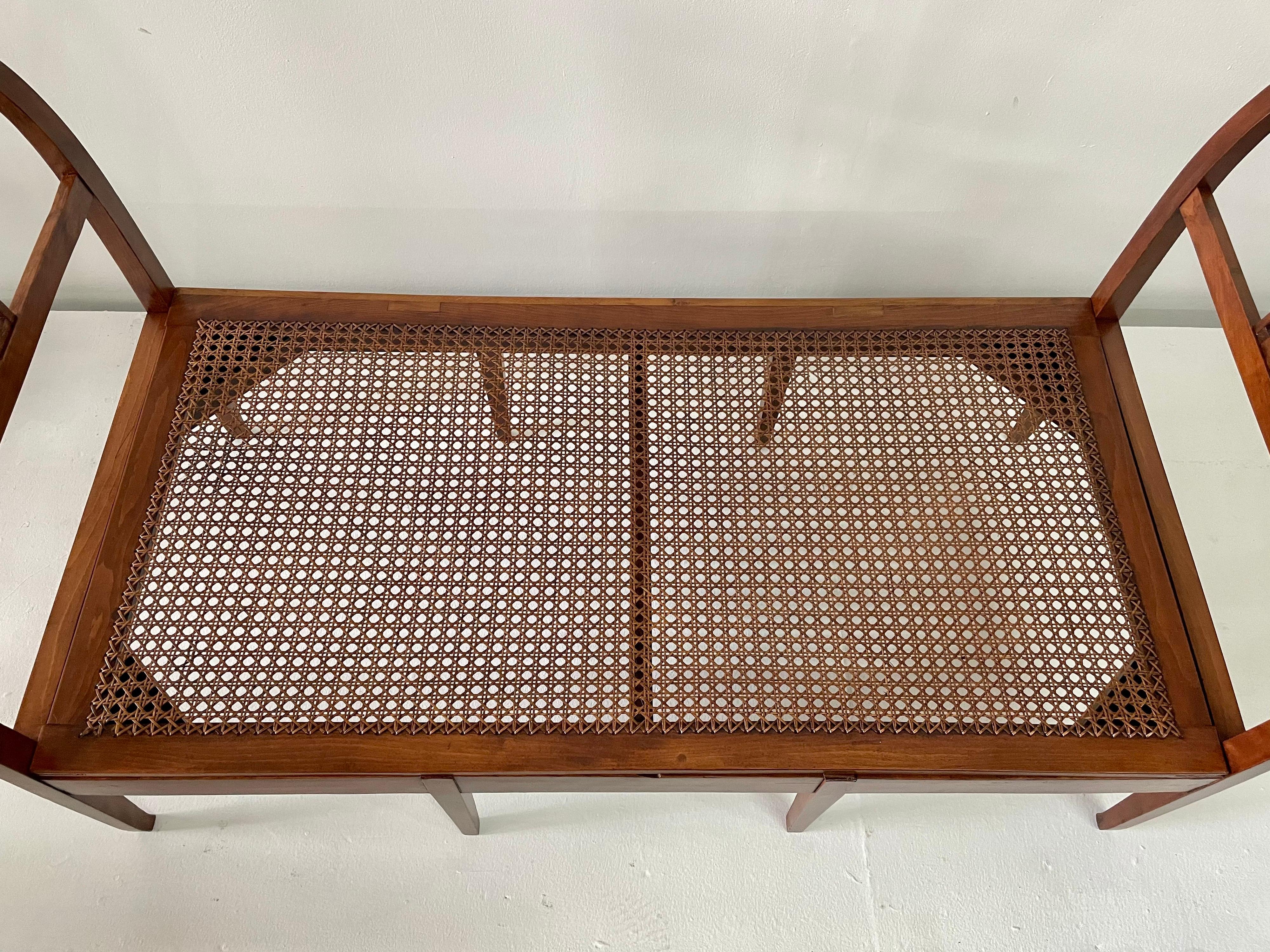 Antique Mahogany Classical Day Bed with Woven Cane Base In Good Condition For Sale In East Hampton, NY