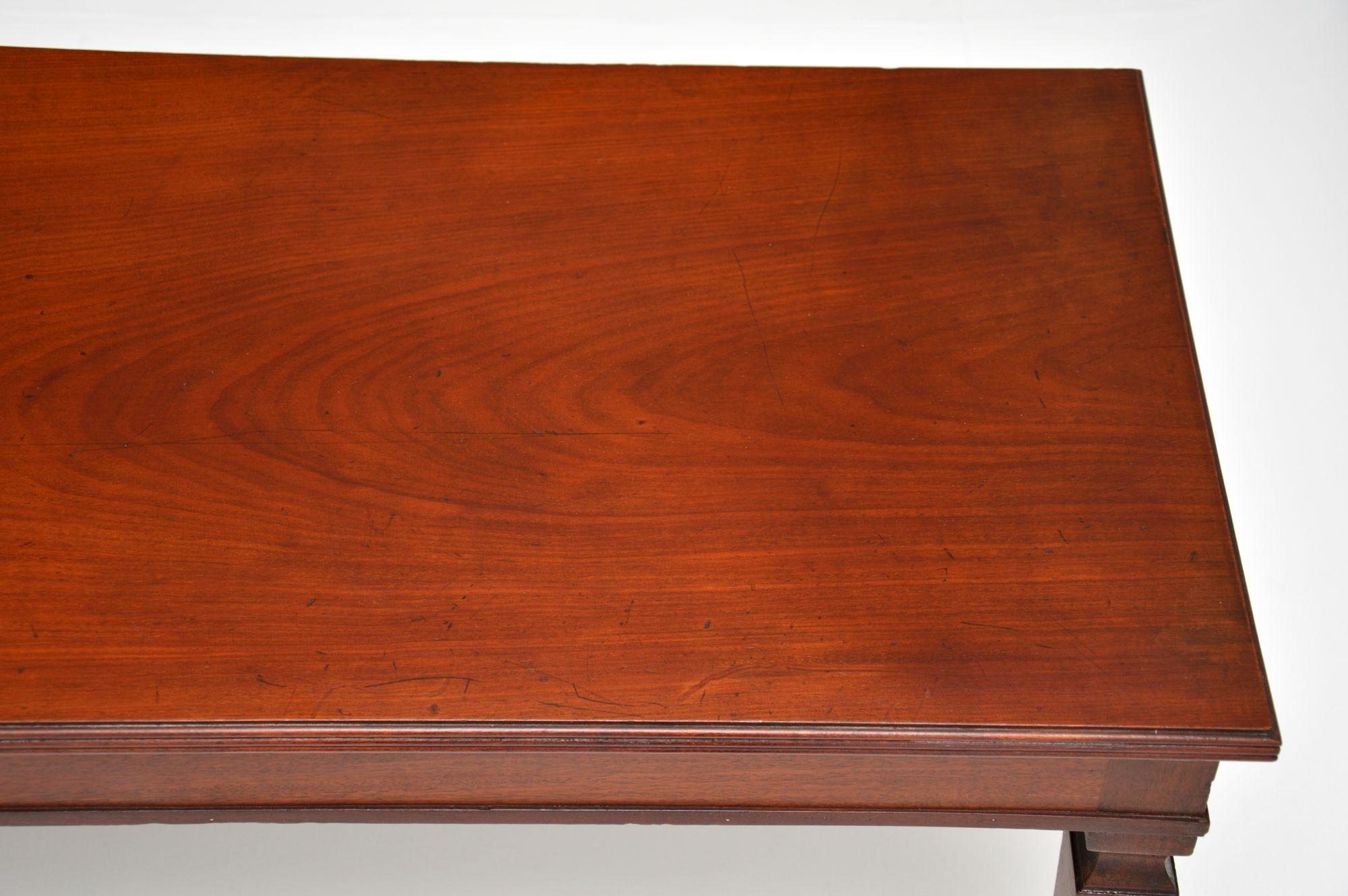 Antique Coffee Table In Good Condition In London, GB