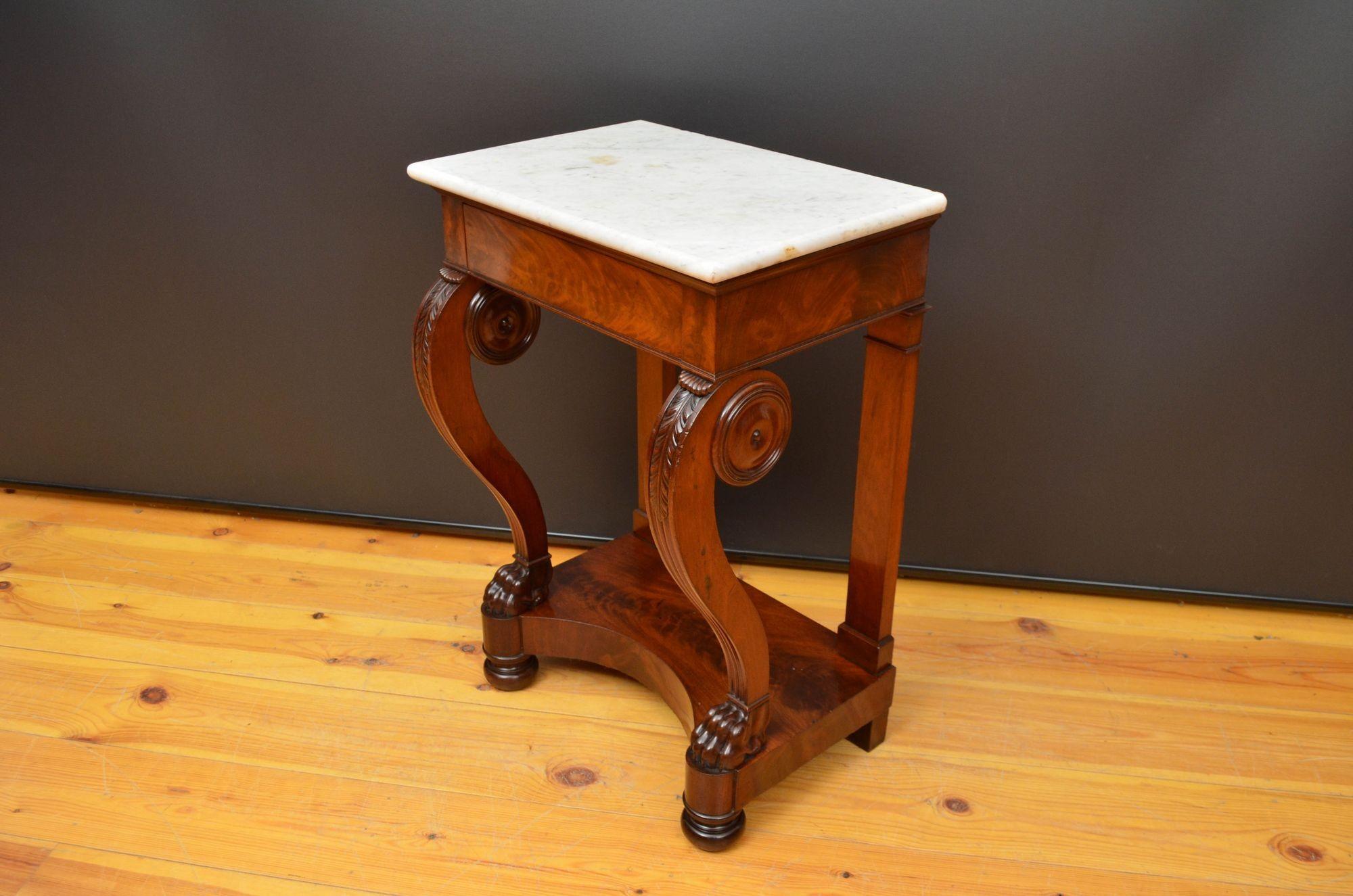 XIXe siècle Table console ancienne en acajou en vente