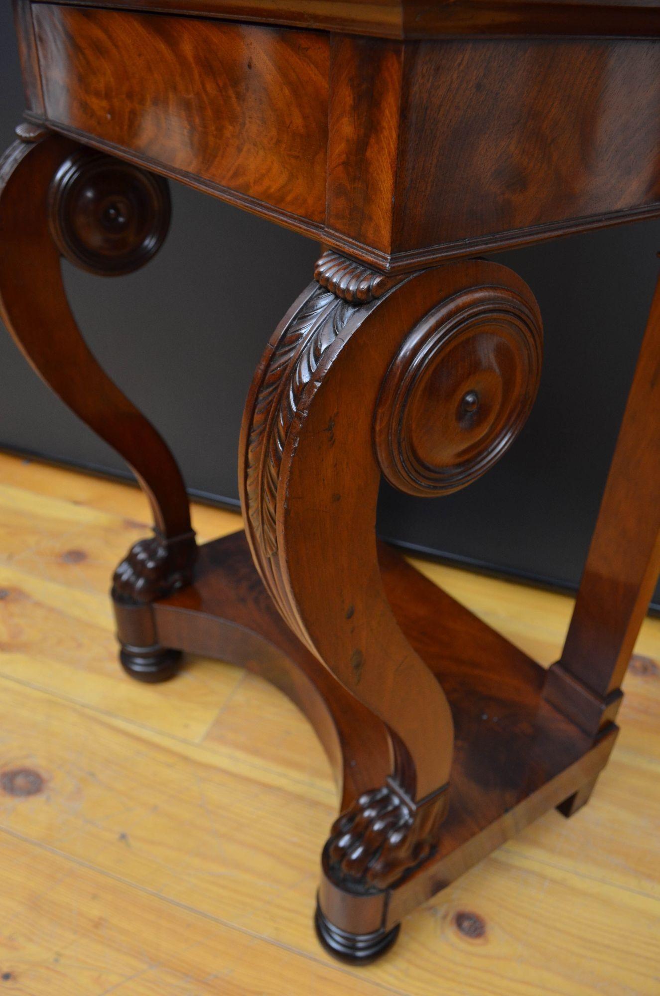 Table console ancienne en acajou en vente 1
