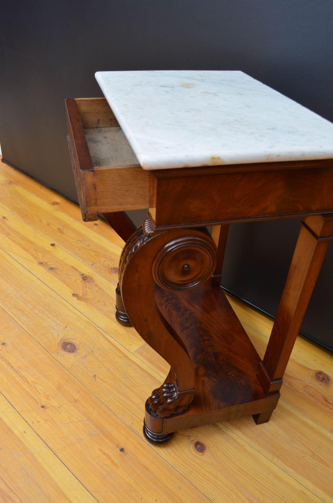 Table console ancienne en acajou en vente 2