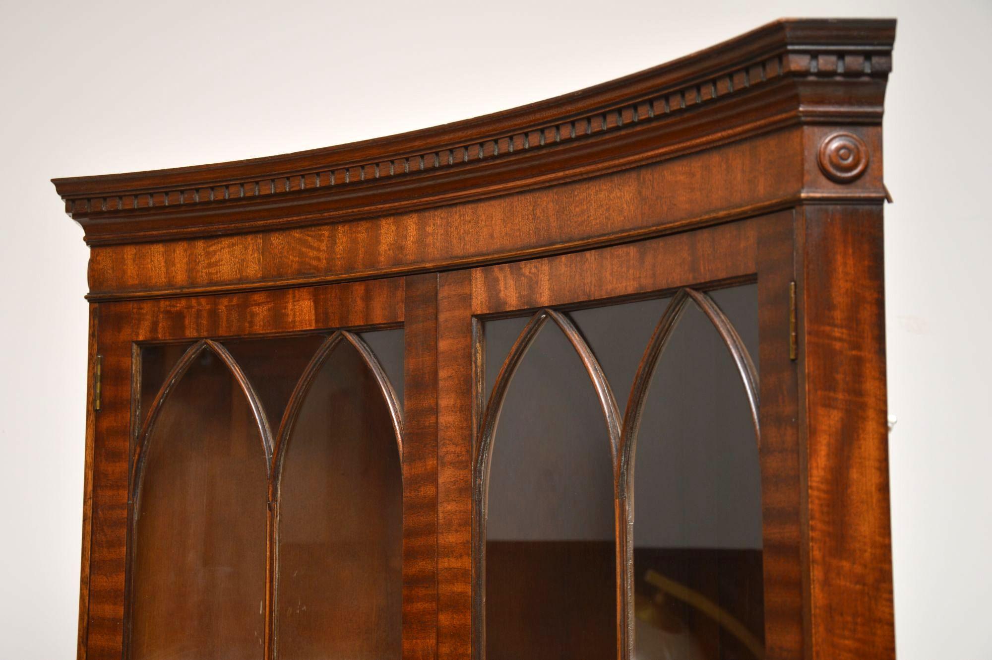 Antique Mahogany Corner Cabinet In Good Condition In London, GB