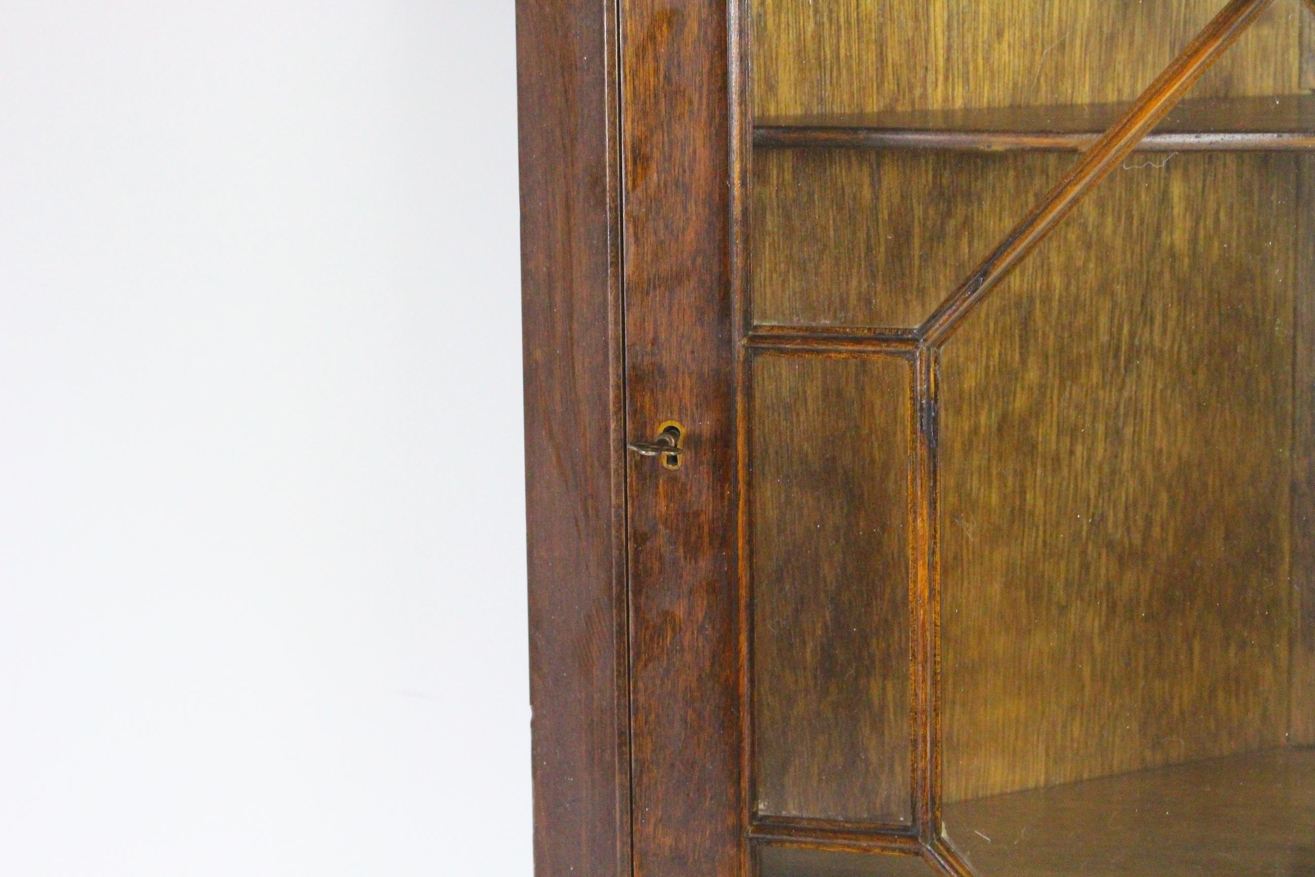 Antique Mahogany Corner Cabinet For Sale 4