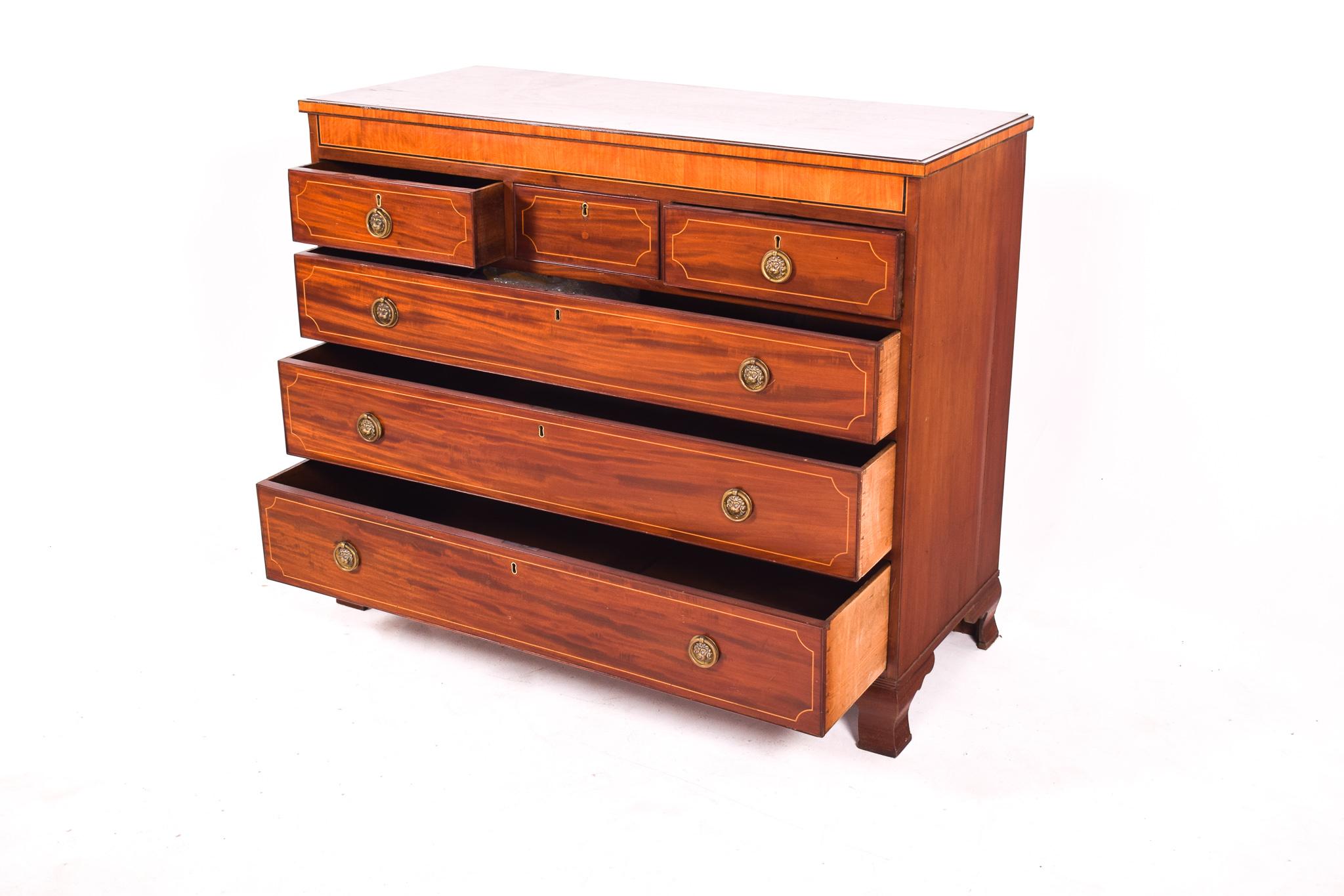 Antique Mahogany, D. Maria Style, Chest of Drawers In Good Condition For Sale In Lisboa, Lisboa