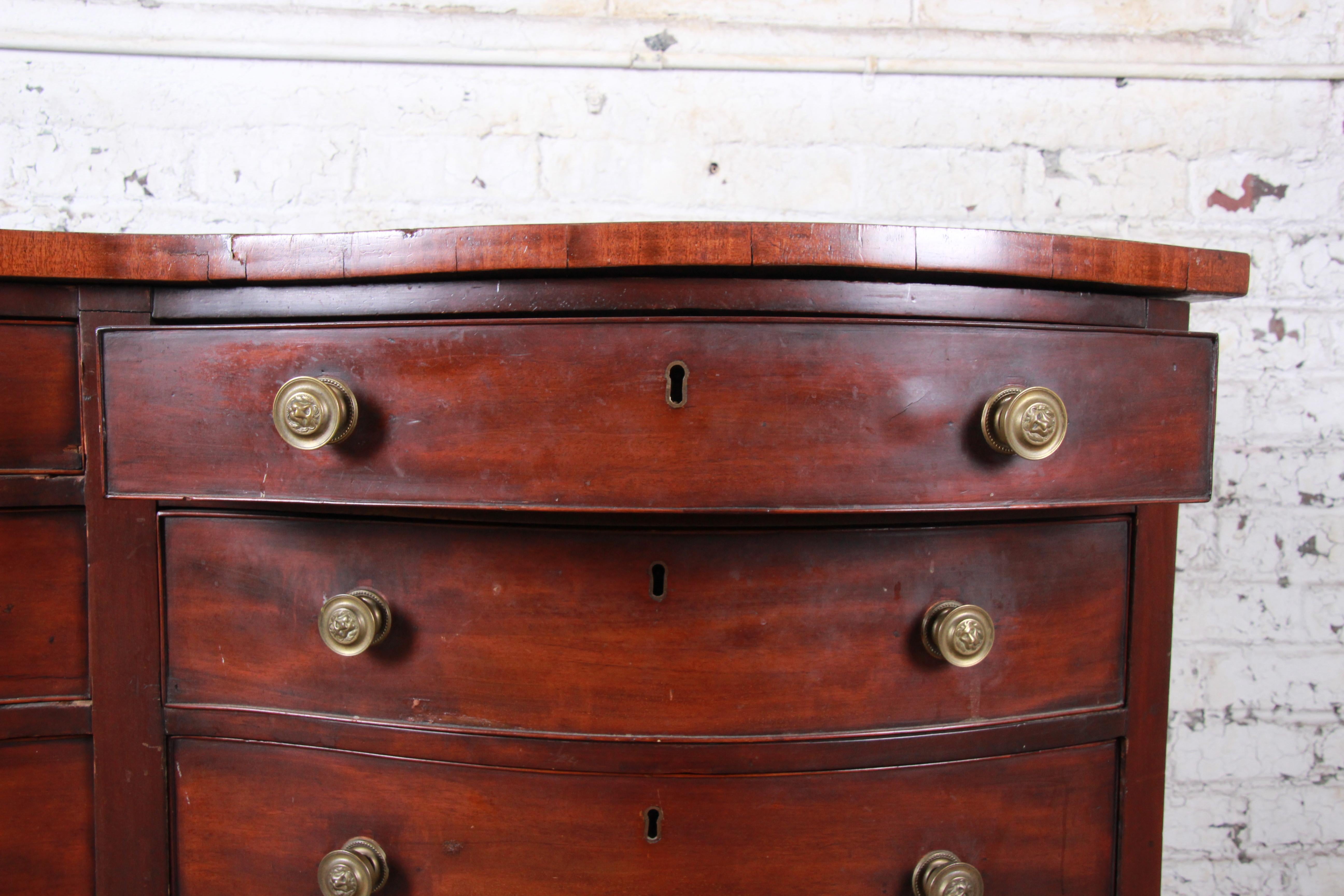 Antique Mahogany Double Bow Front Eight-Drawer Dresser, Late 19th Century In Good Condition In South Bend, IN