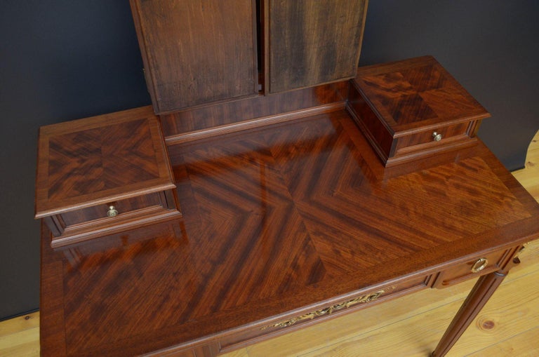 Antique Mahogany Dressing Table For Sale at 1stDibs