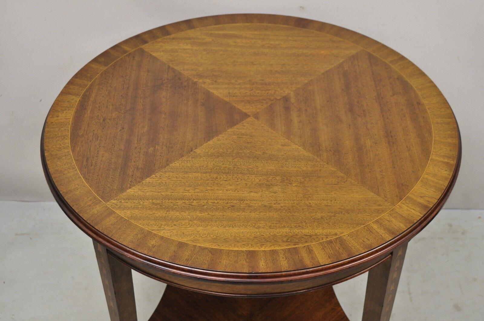 Antique Mahogany Edwardian Bellflower Inlay Round Center Table In Good Condition For Sale In Philadelphia, PA