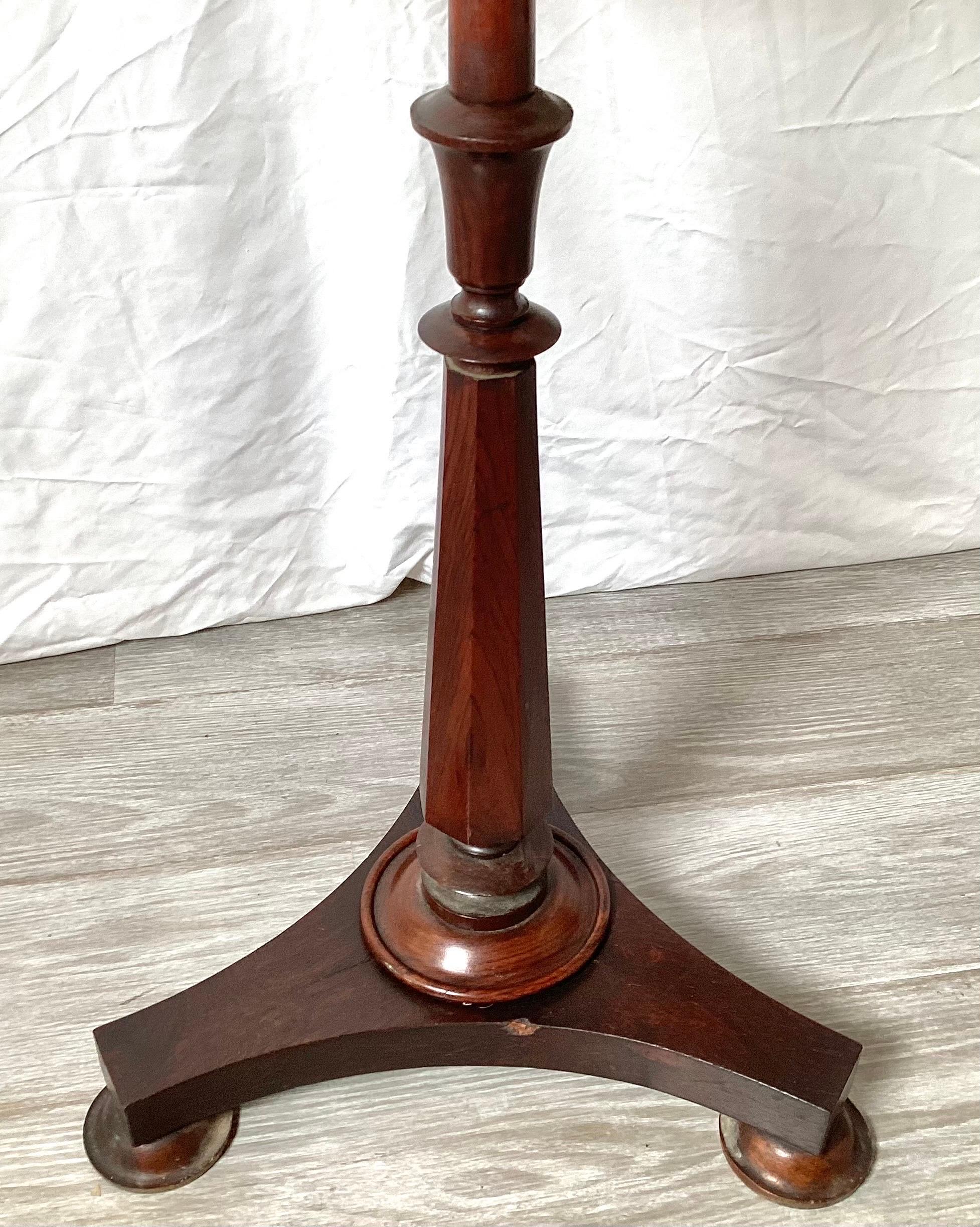 Antique Mahogany Fire Pole Screen In Good Condition For Sale In Lambertville, NJ