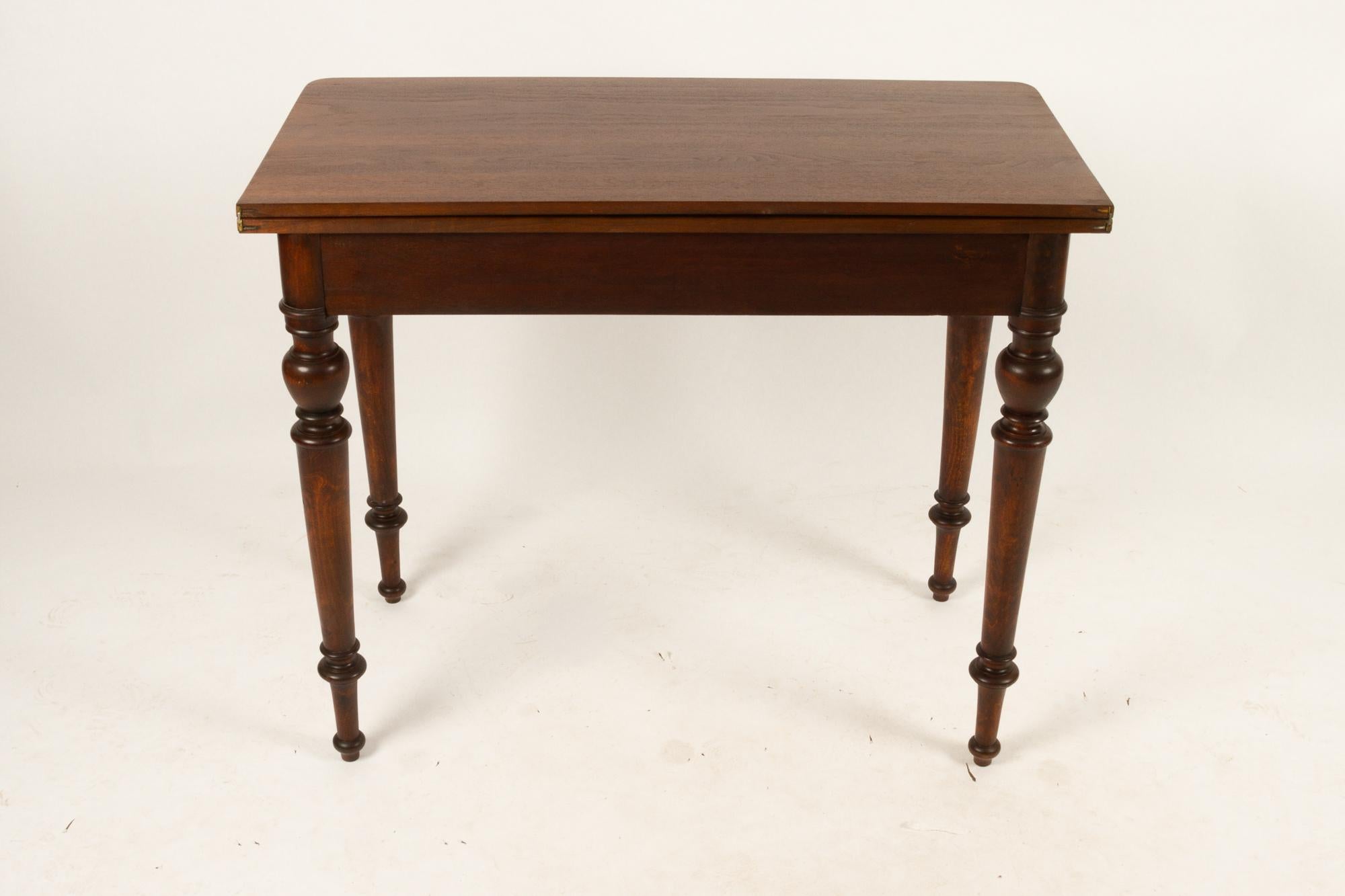 Antique Mahogany Game Table, Late 19th Century 1