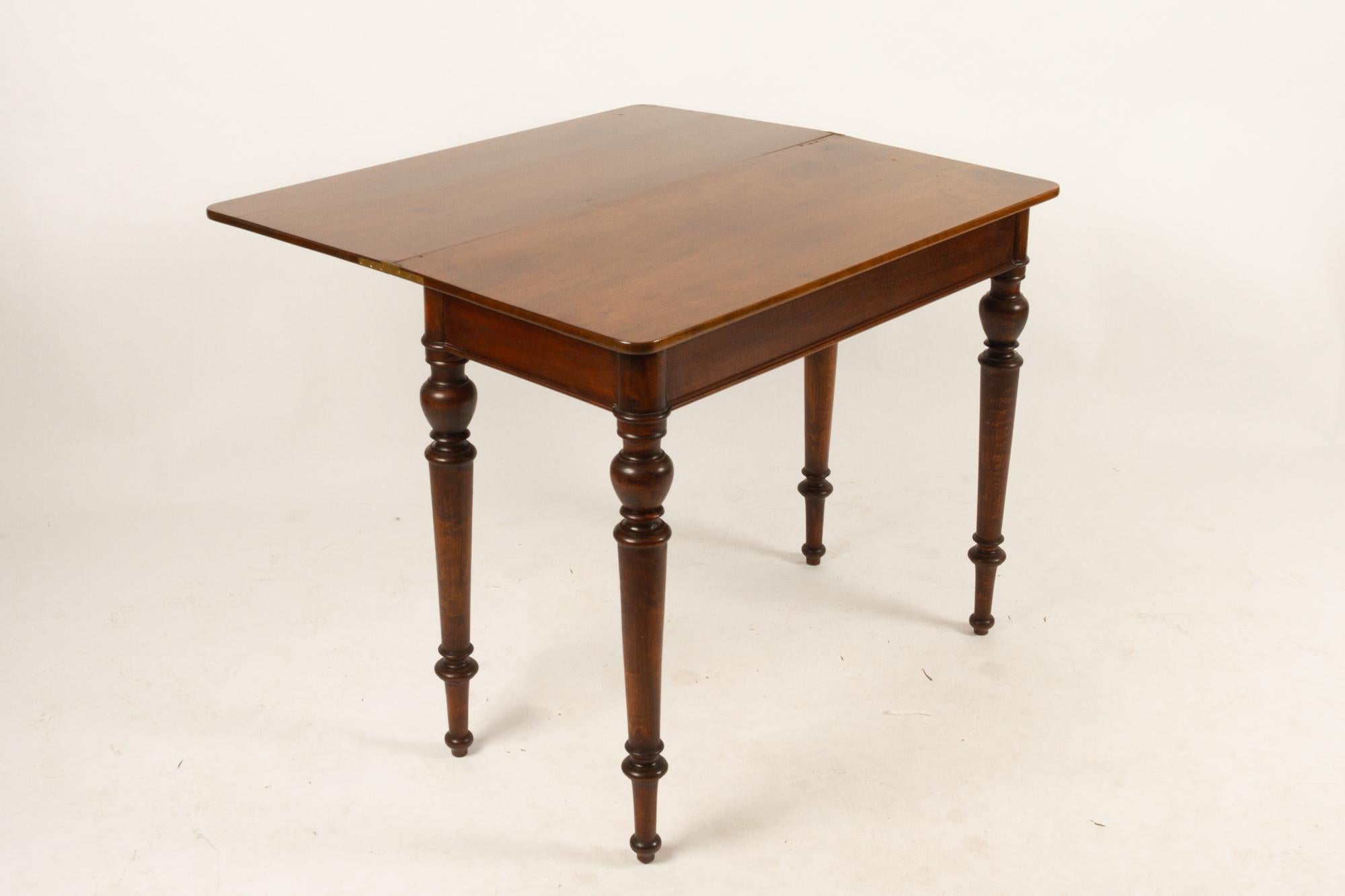 Antique Mahogany Game Table, Late 19th Century 2