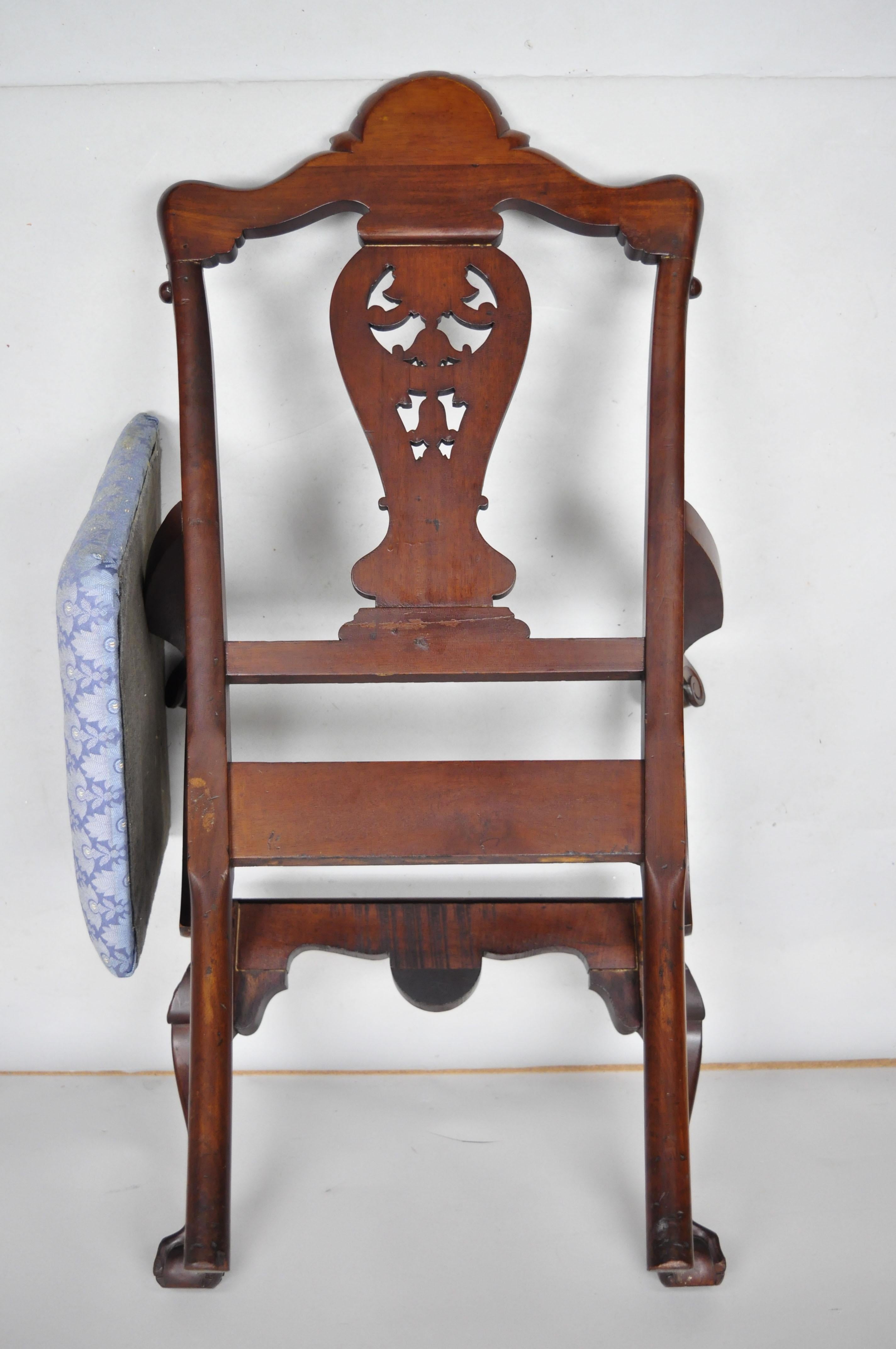 Antique Mahogany Georgian Chippendale Style Shell Carved Ball and Claw Armchair 1