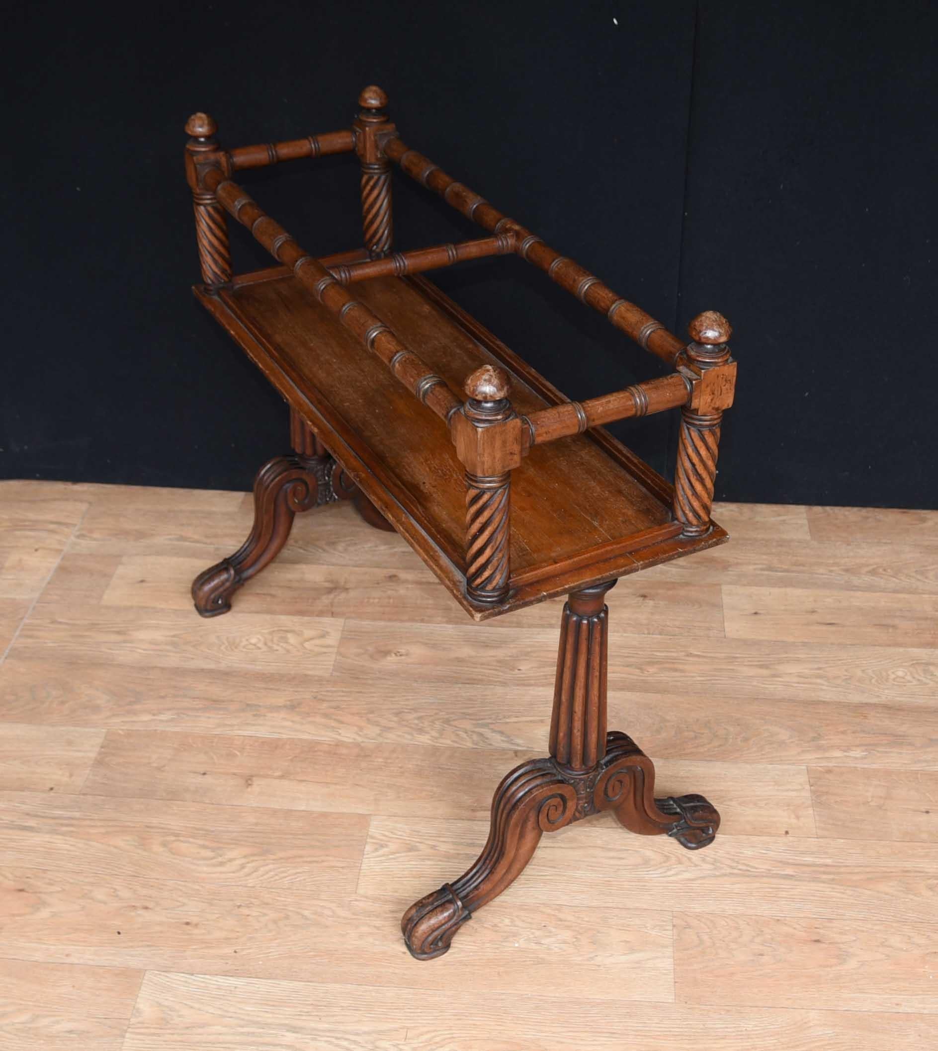Antique Mahogany Gillows Wine Rack Side Table In Good Condition In Potters Bar, GB