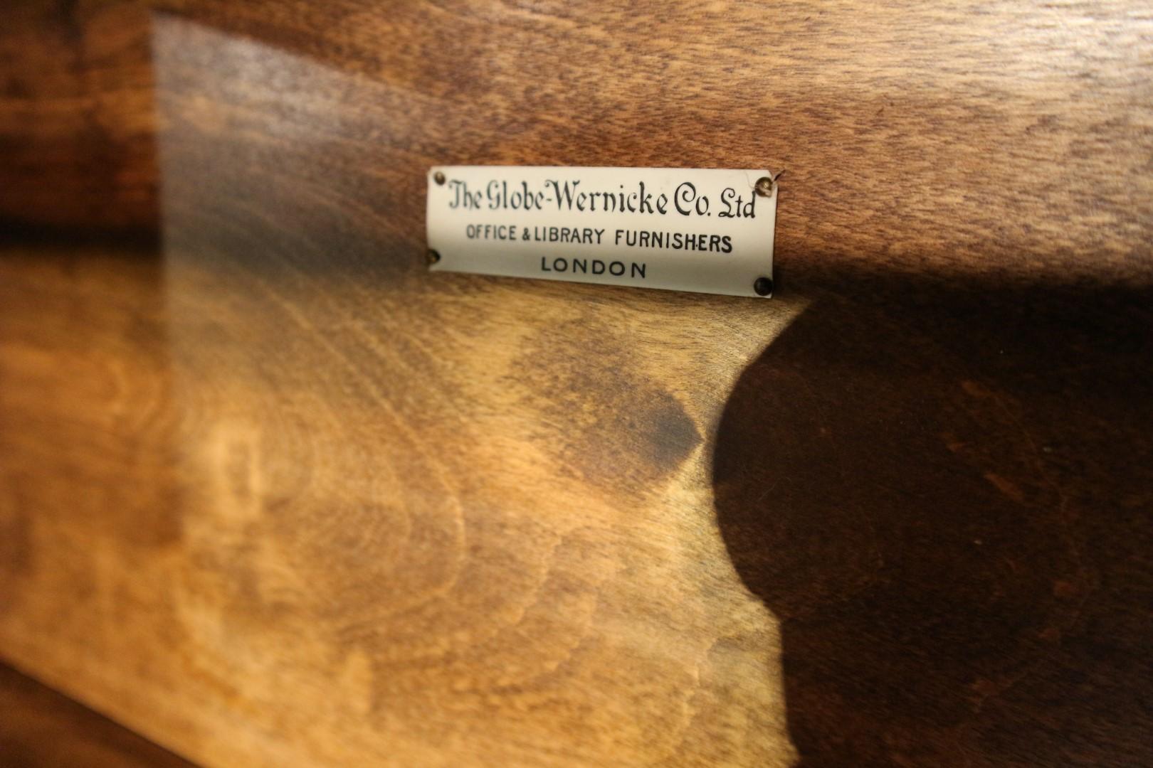 Antique mahogany Globe Wernicke bookcase For Sale 1