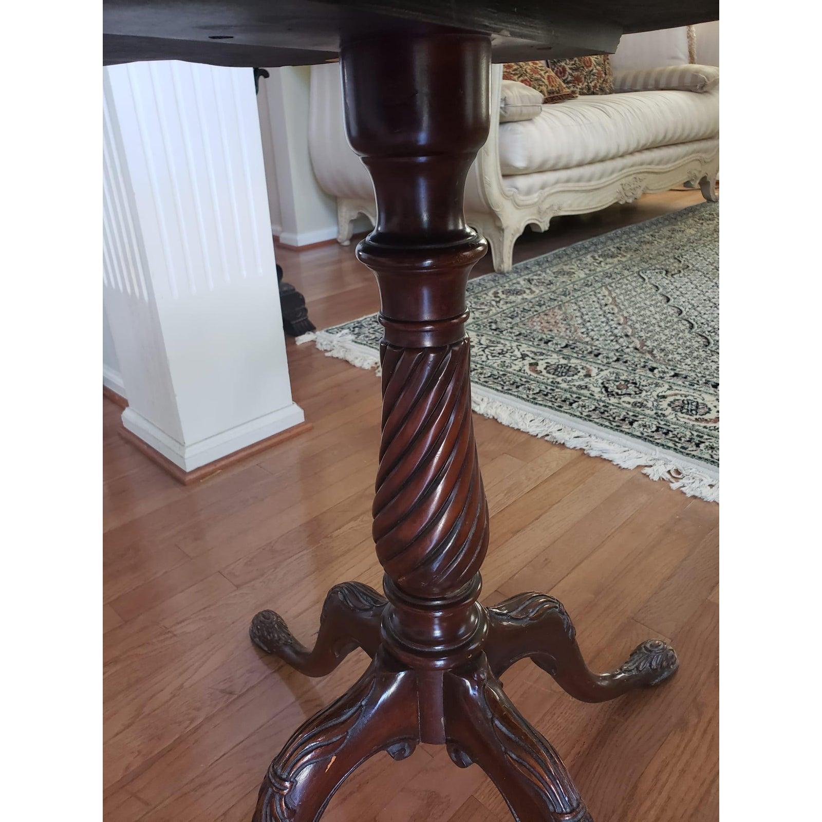 North American Antique Mahogany Heavy Piecrust Tripod Table For Sale