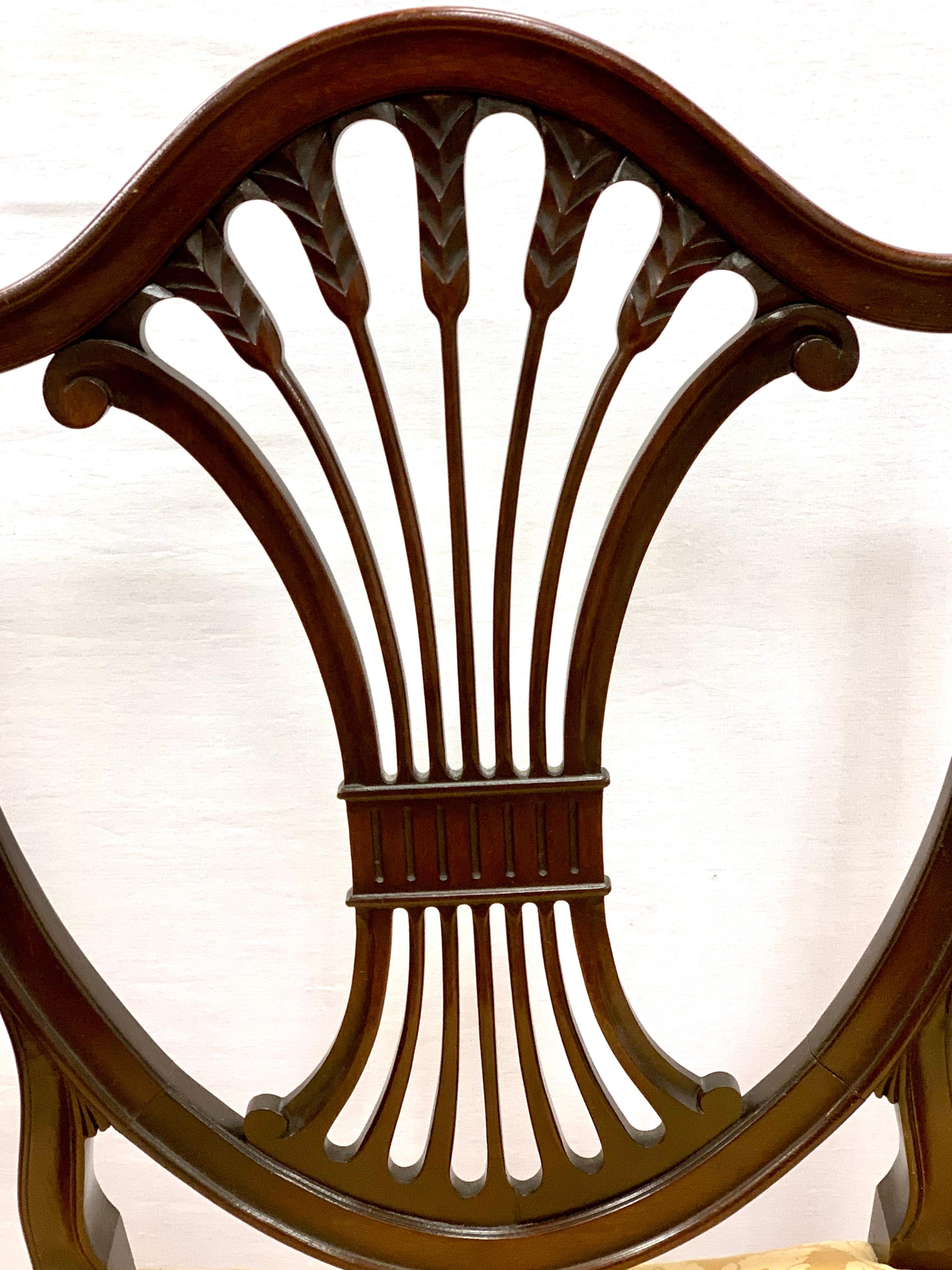 Antique Mahogany Hepplewhite Carved Wheat Sheaf Shieldback Dining Chairs In Good Condition In West Hartford, CT