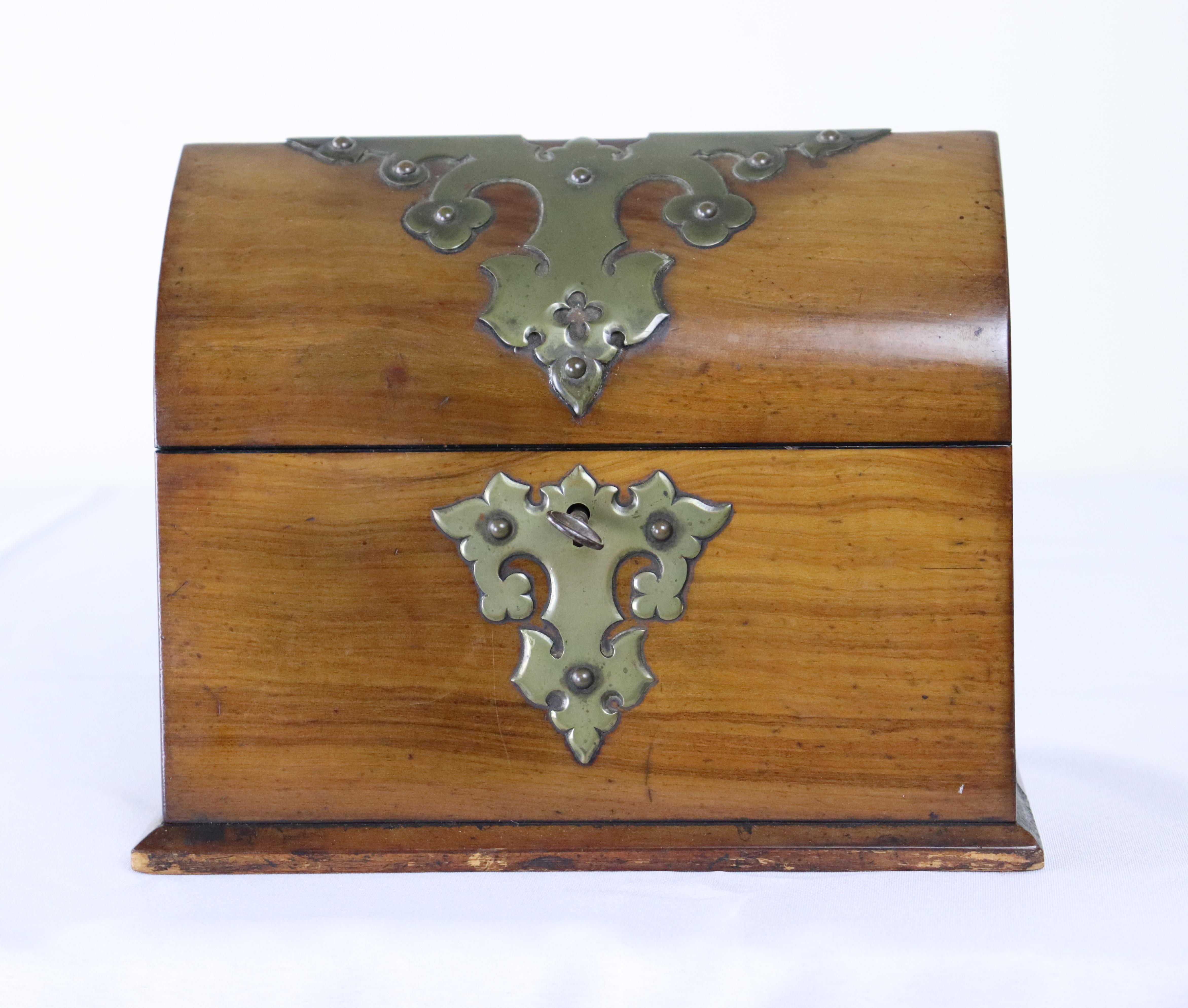 Antique Mahogany Jewelry Box with Brass Detail In Good Condition For Sale In Port Chester, NY