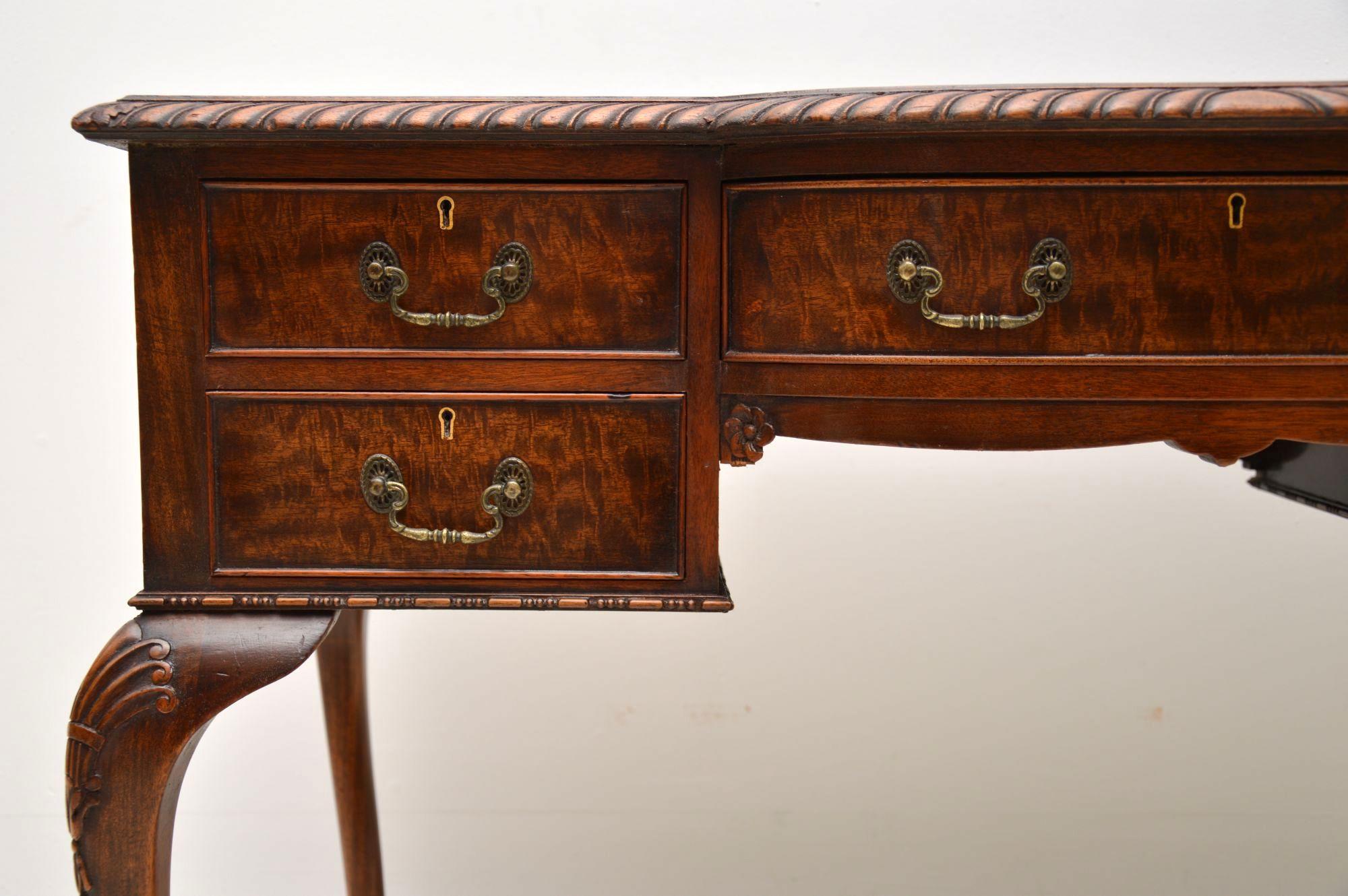 Victorian Antique Mahogany Leather Top Desk