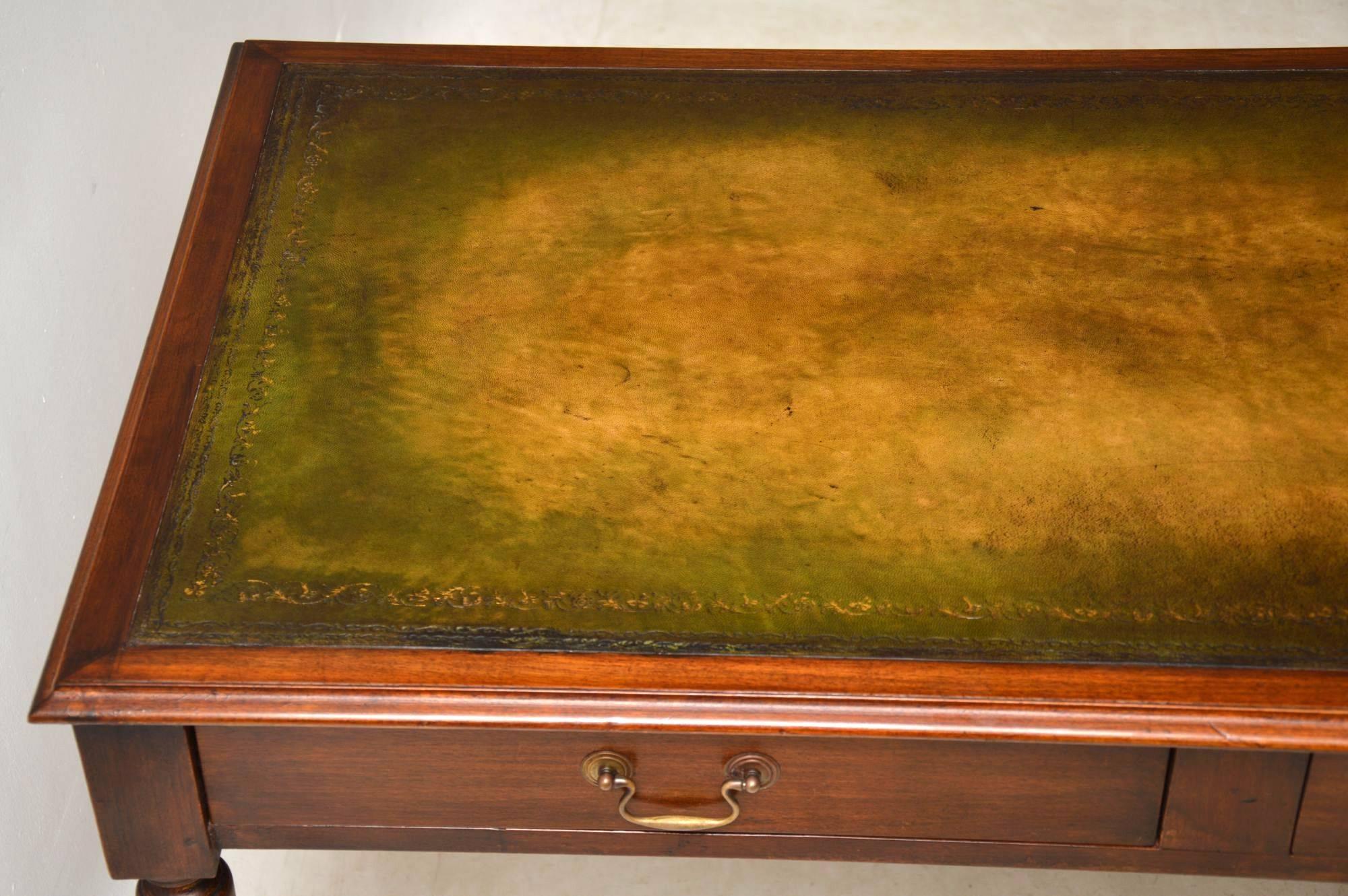 Antique Mahogany Leather Top Writing Table In Excellent Condition In London, GB
