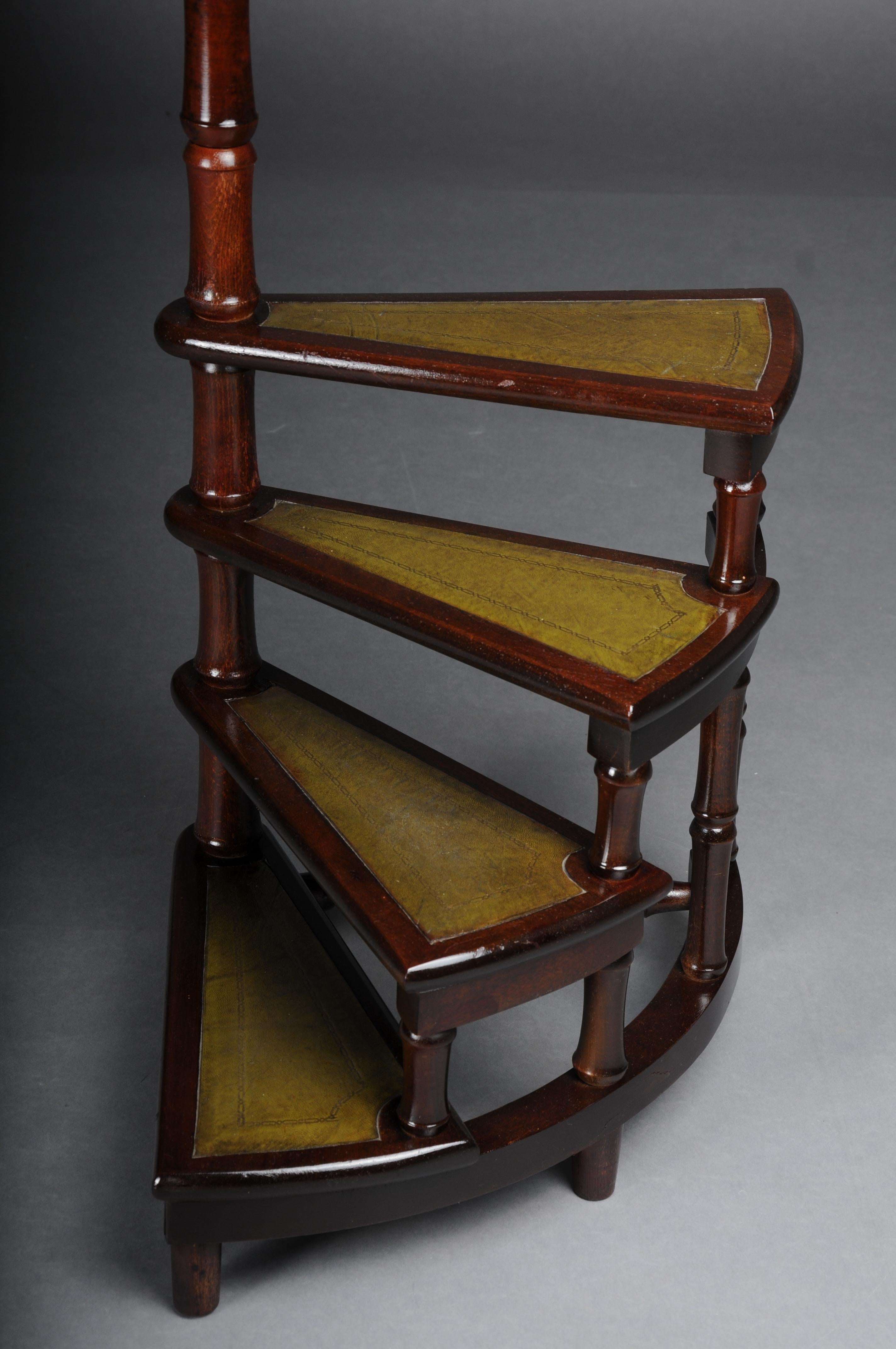 Antique mahogany library ladder, England, 20th century with green leather 1