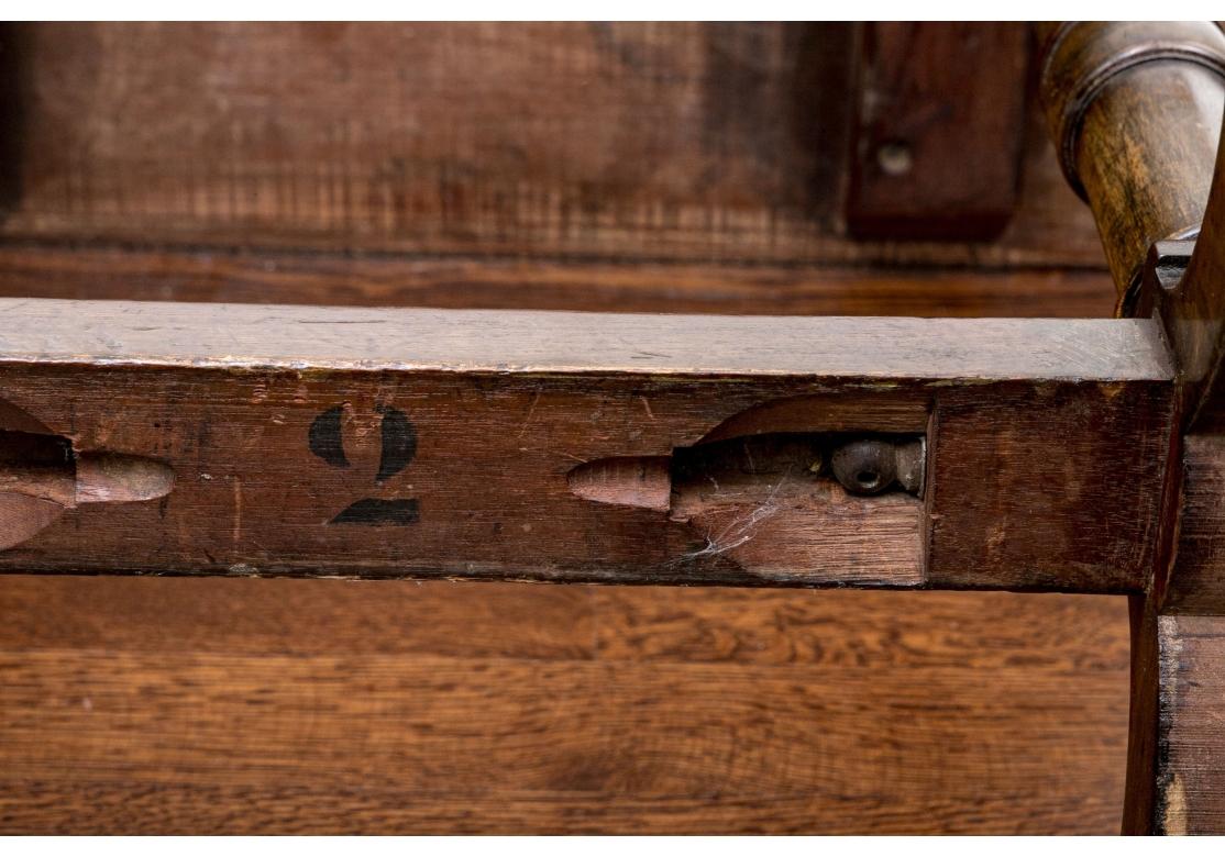 Tavolo da biblioteca antico in mogano in vendita 5