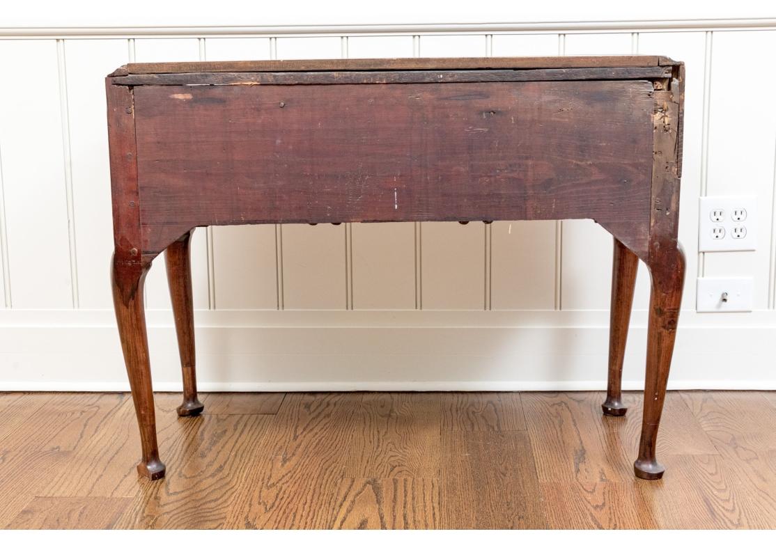 Antico Lowboy in mogano in vendita 4