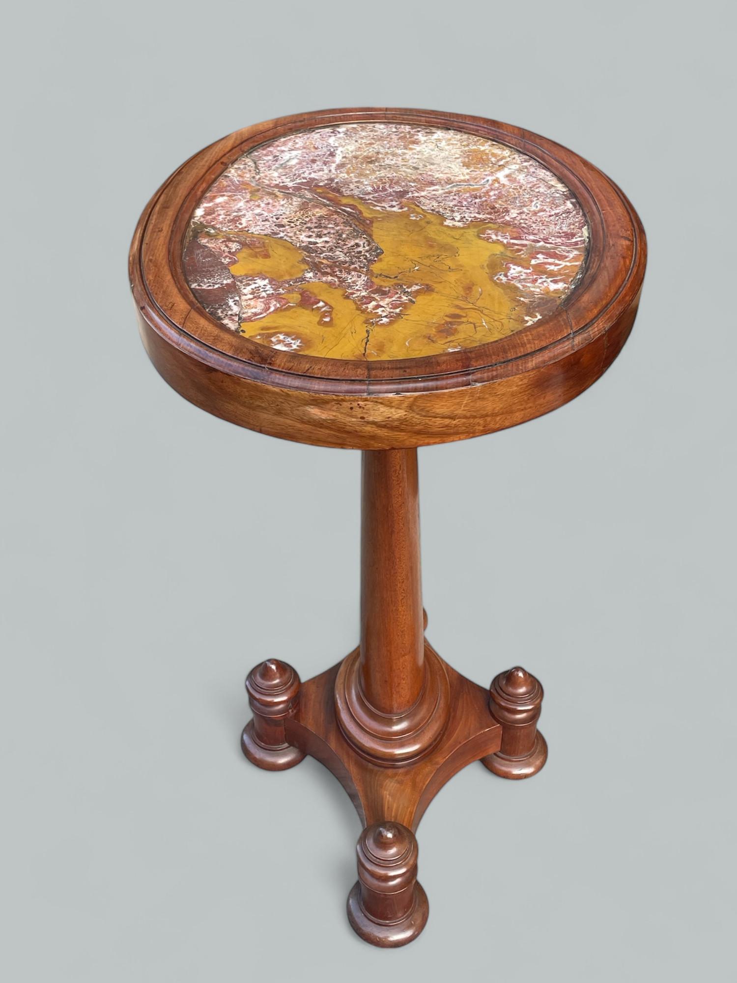 Britannique Antique Mahogany Marble Topped Lamp Victorian English Side Occasional Table 19Ct en vente