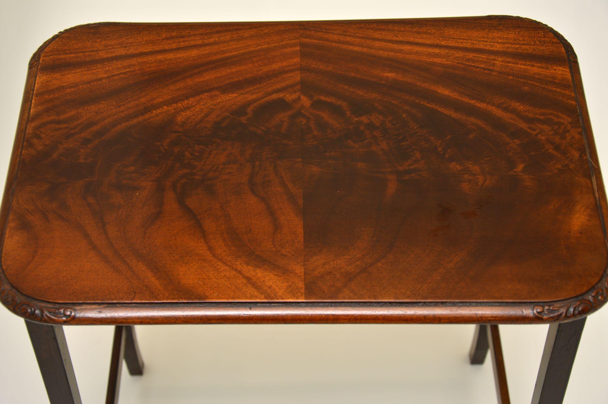 Antique Mahogany Nest of Tables In Good Condition In London, GB