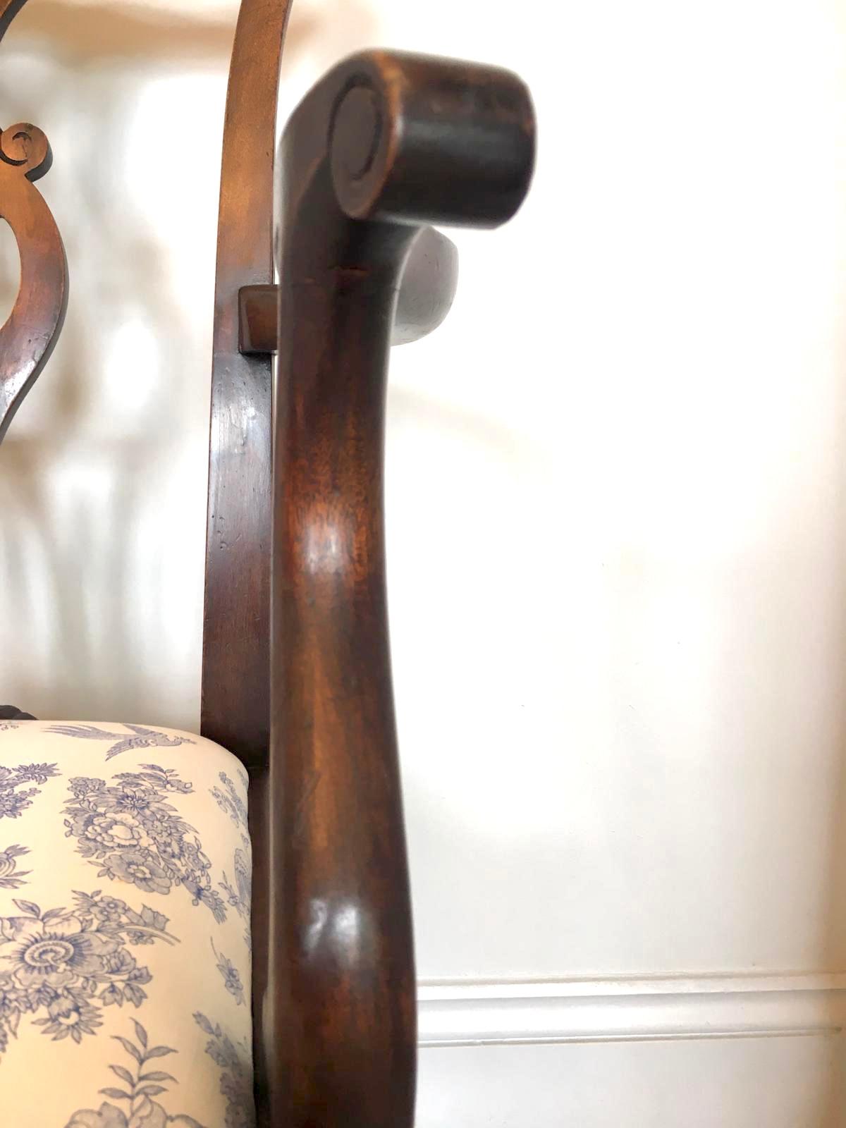 Silla de escritorio de brazos abiertos de caoba antigua en venta 2