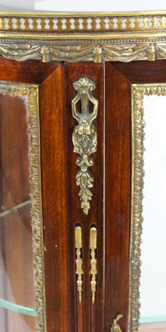 Vitrine de bijouterie ancienne en acajou avec ornementation en bronze doré, 19ème siècle