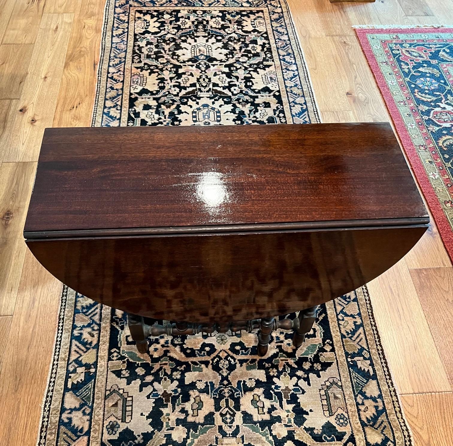 Ovaler viktorianischer Sunderland-/Folding-Tisch aus Mahagoni mit gedrechselten Beinen (Viktorianisch) im Angebot