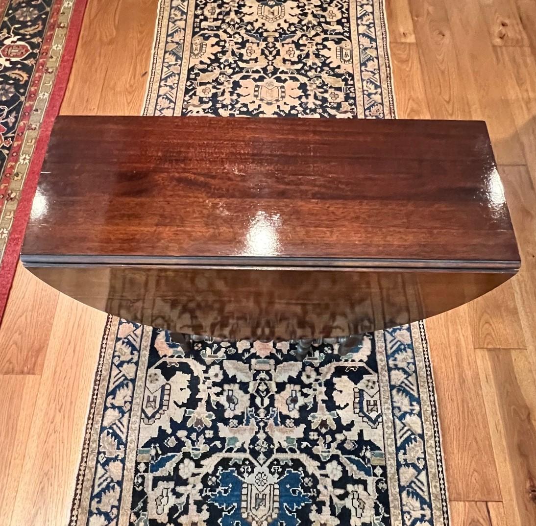 Antique Mahogany Oval Victorian Sunderland/Folding Table with Turned Legs In Good Condition For Sale In Morristown, NJ