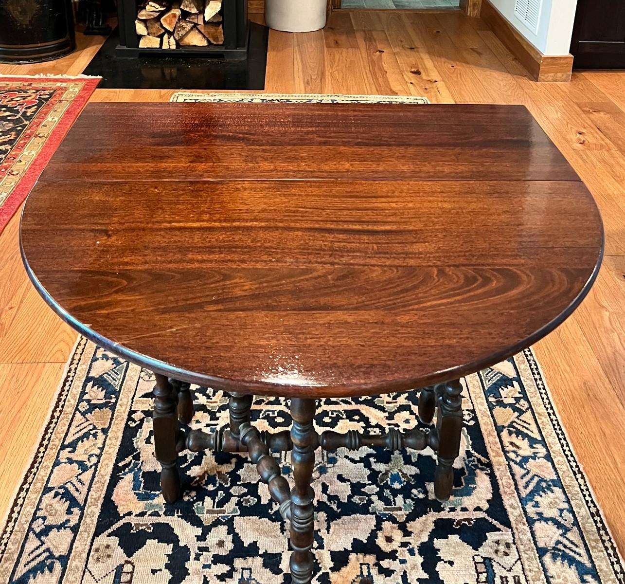 Mid-19th Century Antique Mahogany Oval Victorian Sunderland/Folding Table with Turned Legs For Sale