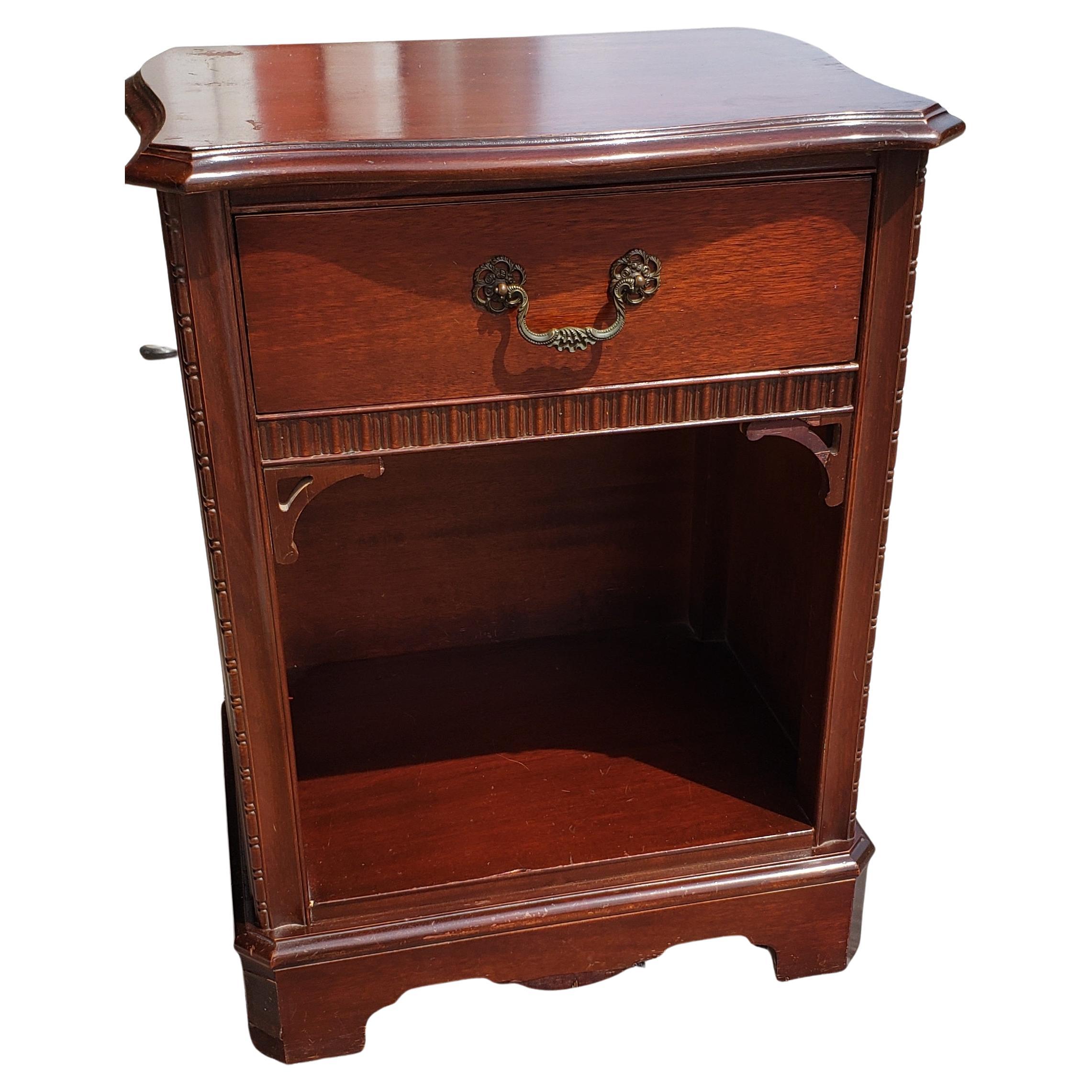 Ensemble de chambres à coucher à baldaquin en acajou antique 1