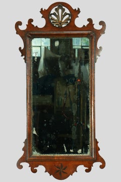 Antiker Mahagoni-Spiegel im Queen Anne-Stil oder Spiegel mit durchbrochenem Wappen