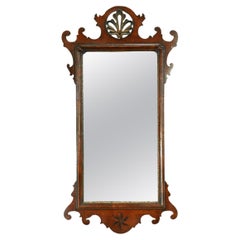 Miroir ou miroir de style Queen Anne en acajou ancien avec crête percée