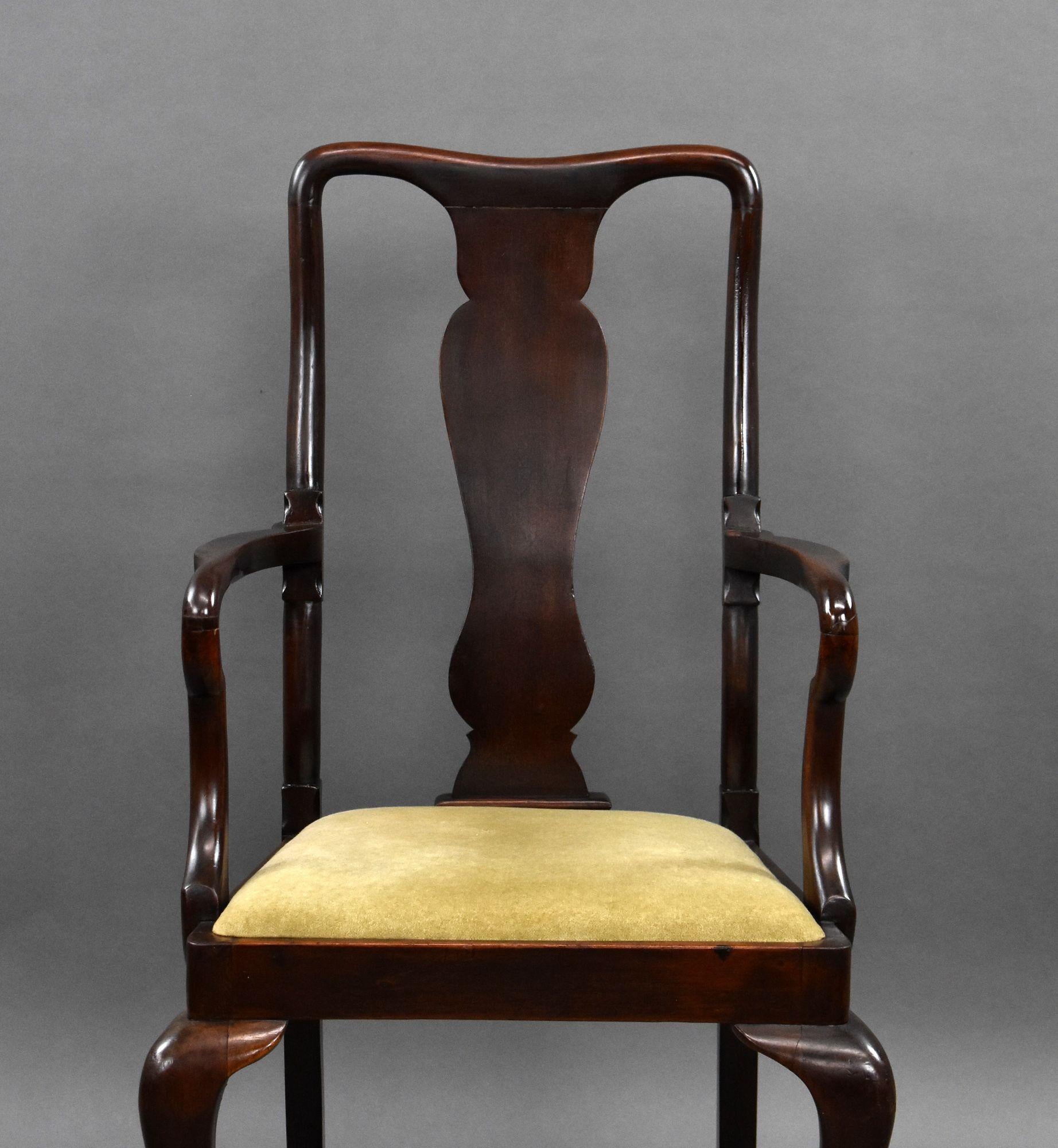 Antiguo Sillón Abierto de Caoba Estilo Queen Anne en venta 1
